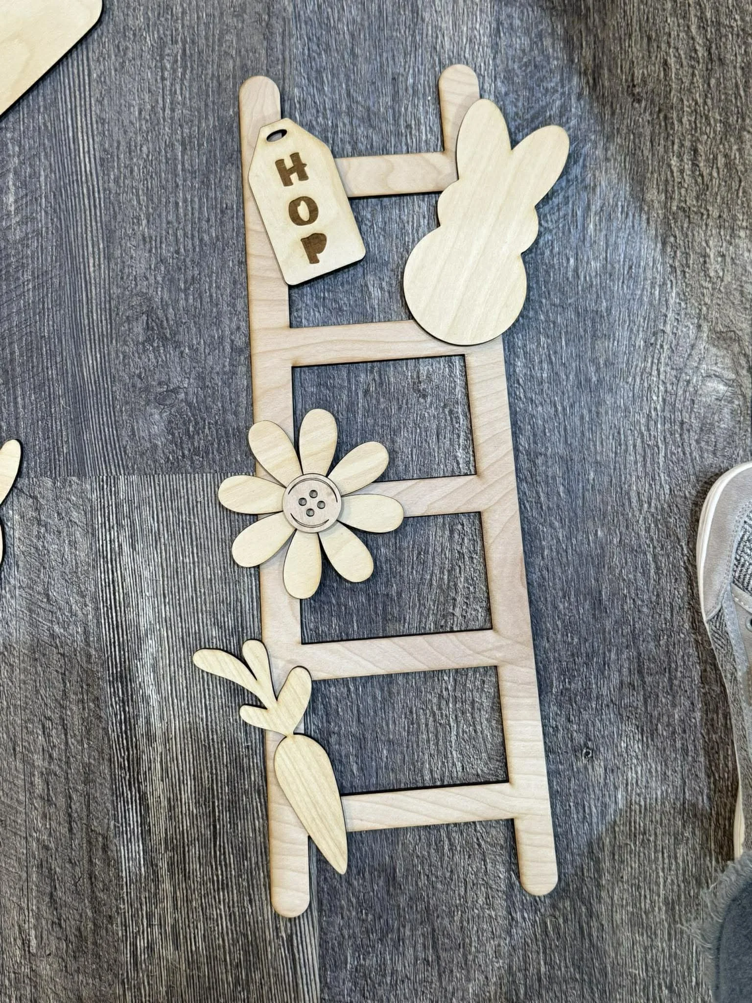 18 inch easter ladder