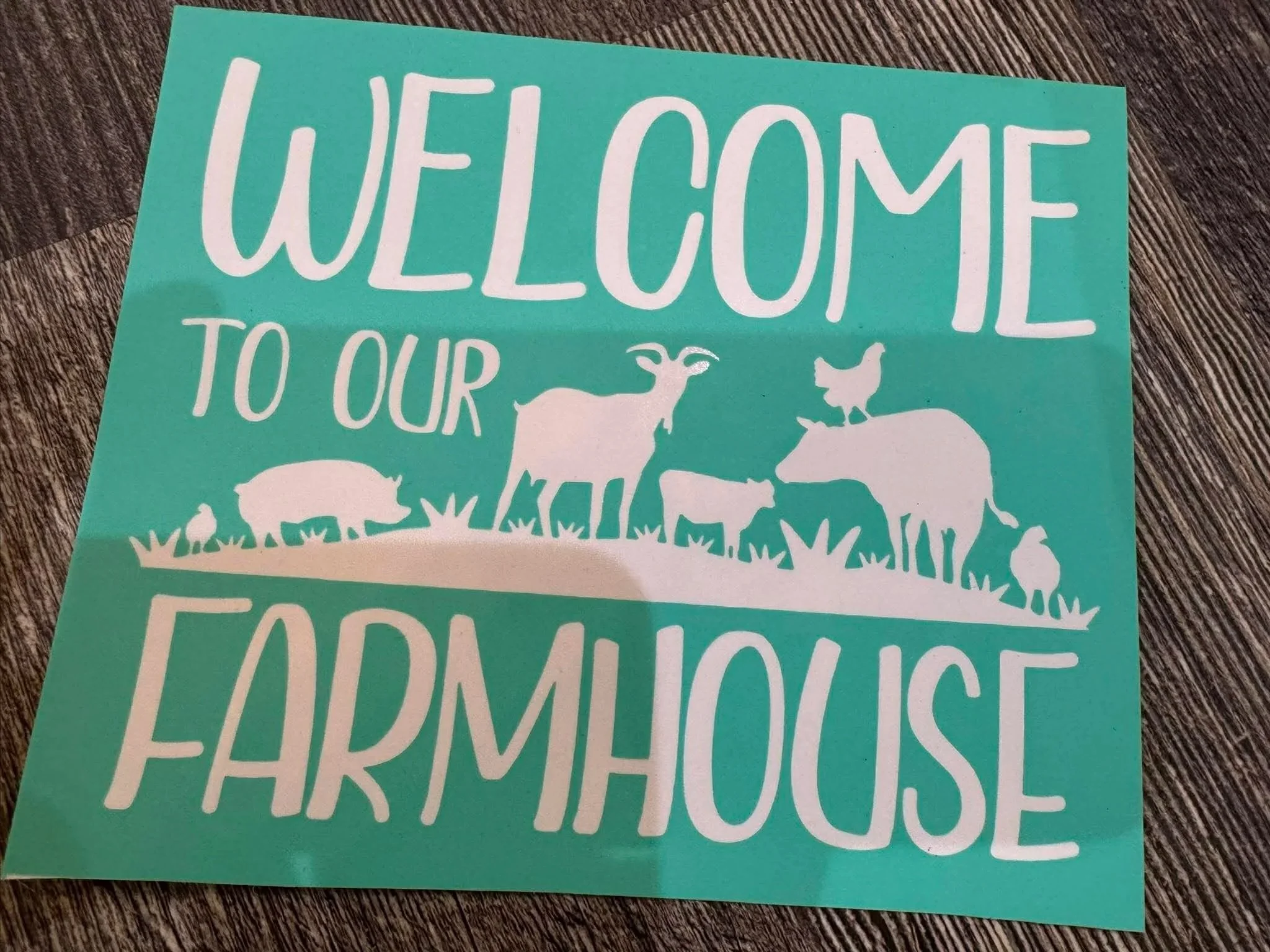 Welcome to our farmhouse apron 6x5