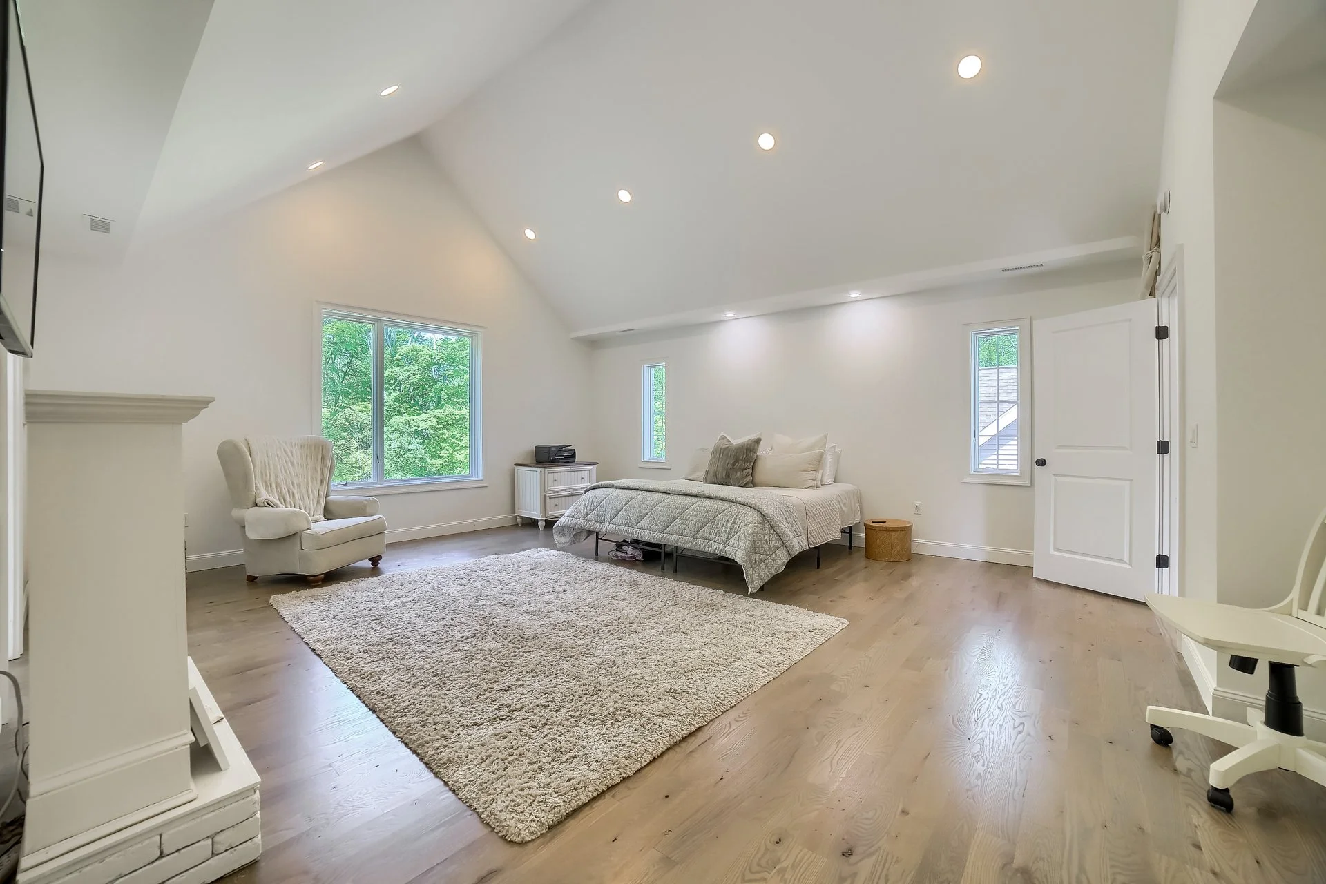 479 Opening Hill Master Bedroom Pic 1.JPG