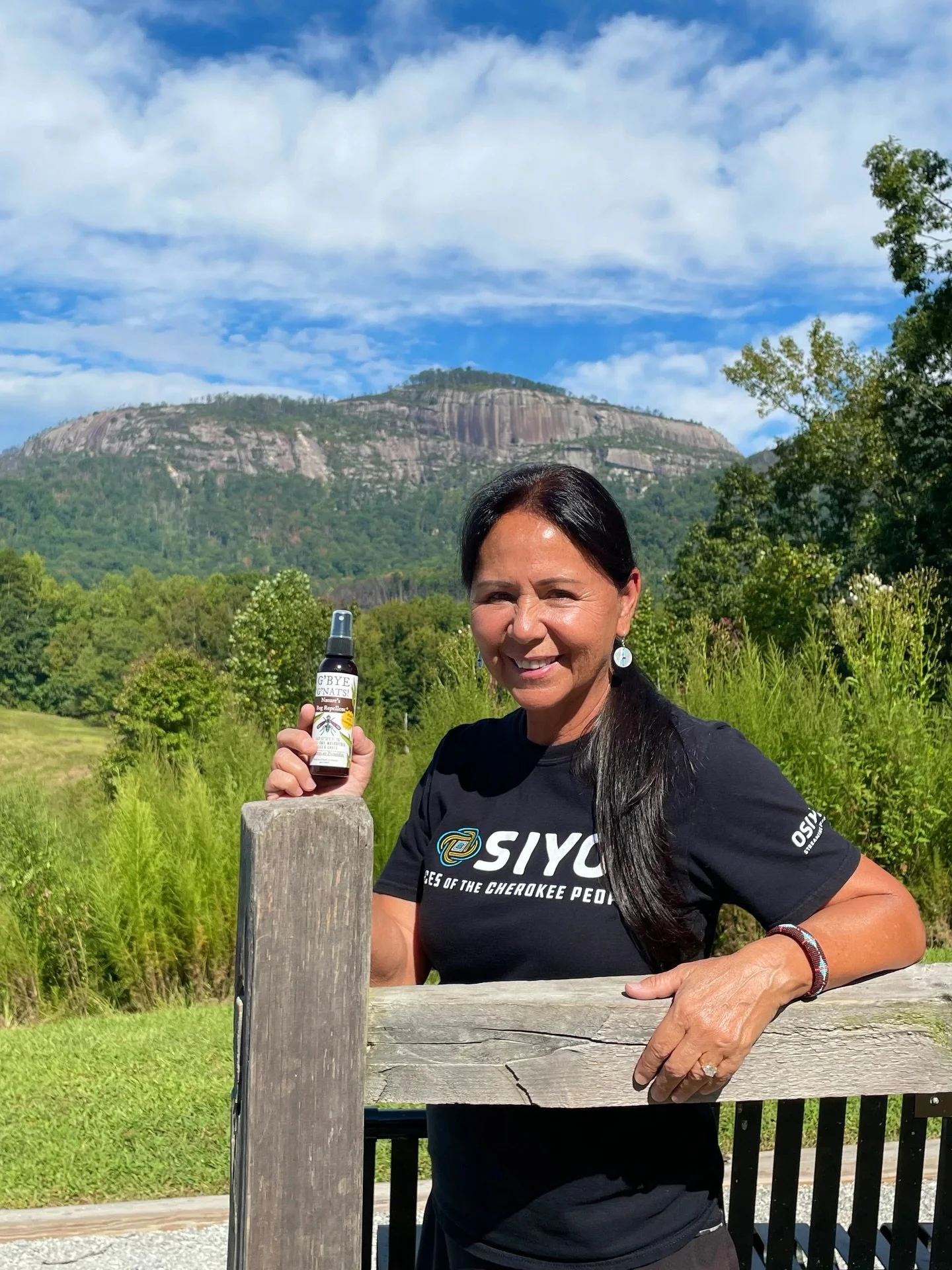 Vendor Spotlight: @gbye.gnats 

Meet Maryanne Fearer, founder of G&rsquo;Bye G&rsquo;Nats!&reg;, a Native American, woman-owned business proudly handcrafted right here in Bluffton, SC. Maryanne is a licensed esthetician with over 15 years of experien