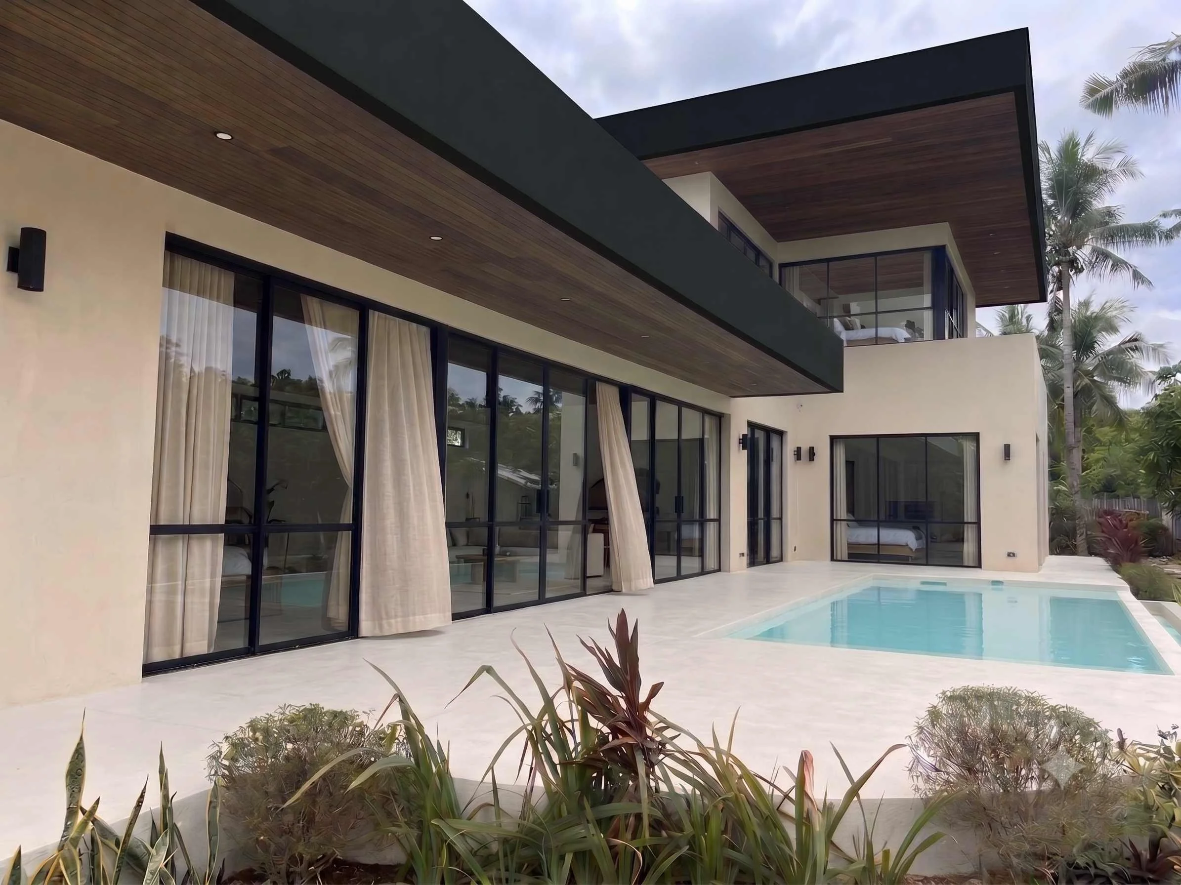 P HOUSE