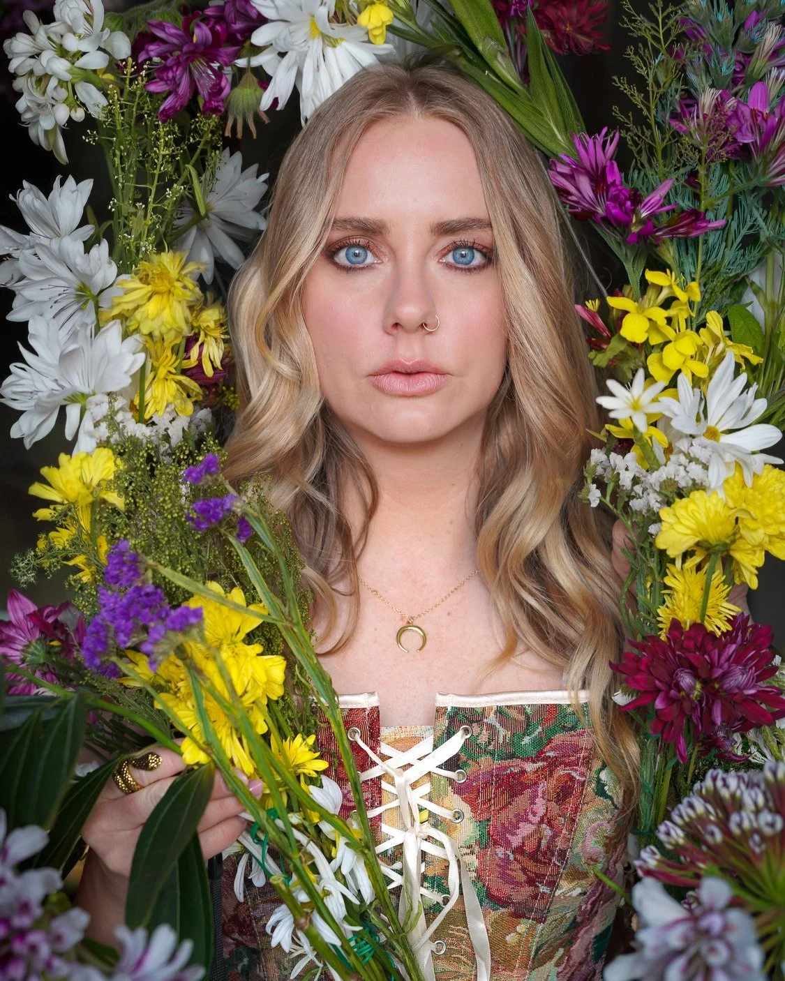 A new lens + fresh flowers sparked this moody, floral self-portrait 🌼

Tools 📷:
Sony A7RIV
GM FE 24-70mm
Adobe Lightroom + Photoshop

Swipe to see the shots I combined to create the final image. S/O to generative fill in bringing my maximalist flor