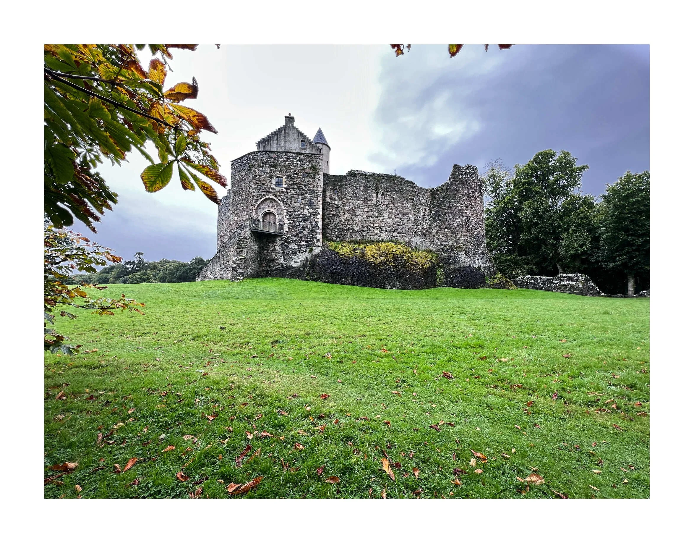 23-09-17 - Dunstaffnage Castle 129.jpg
