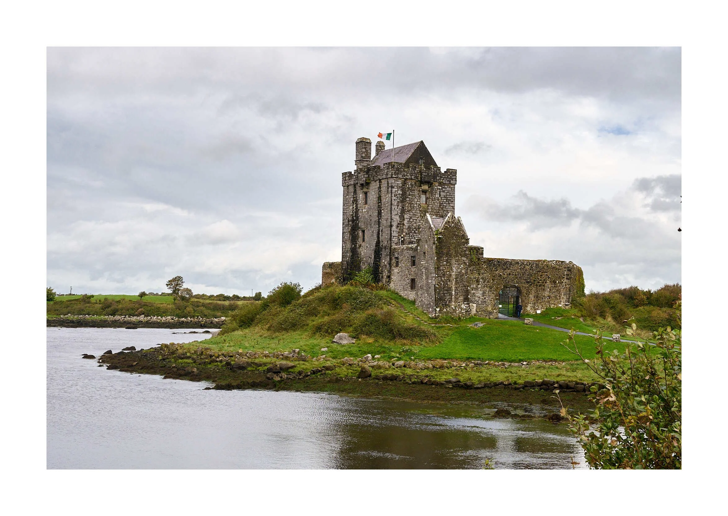23-09-27 - Dunguarie Castle - Kinvarra 1.jpg