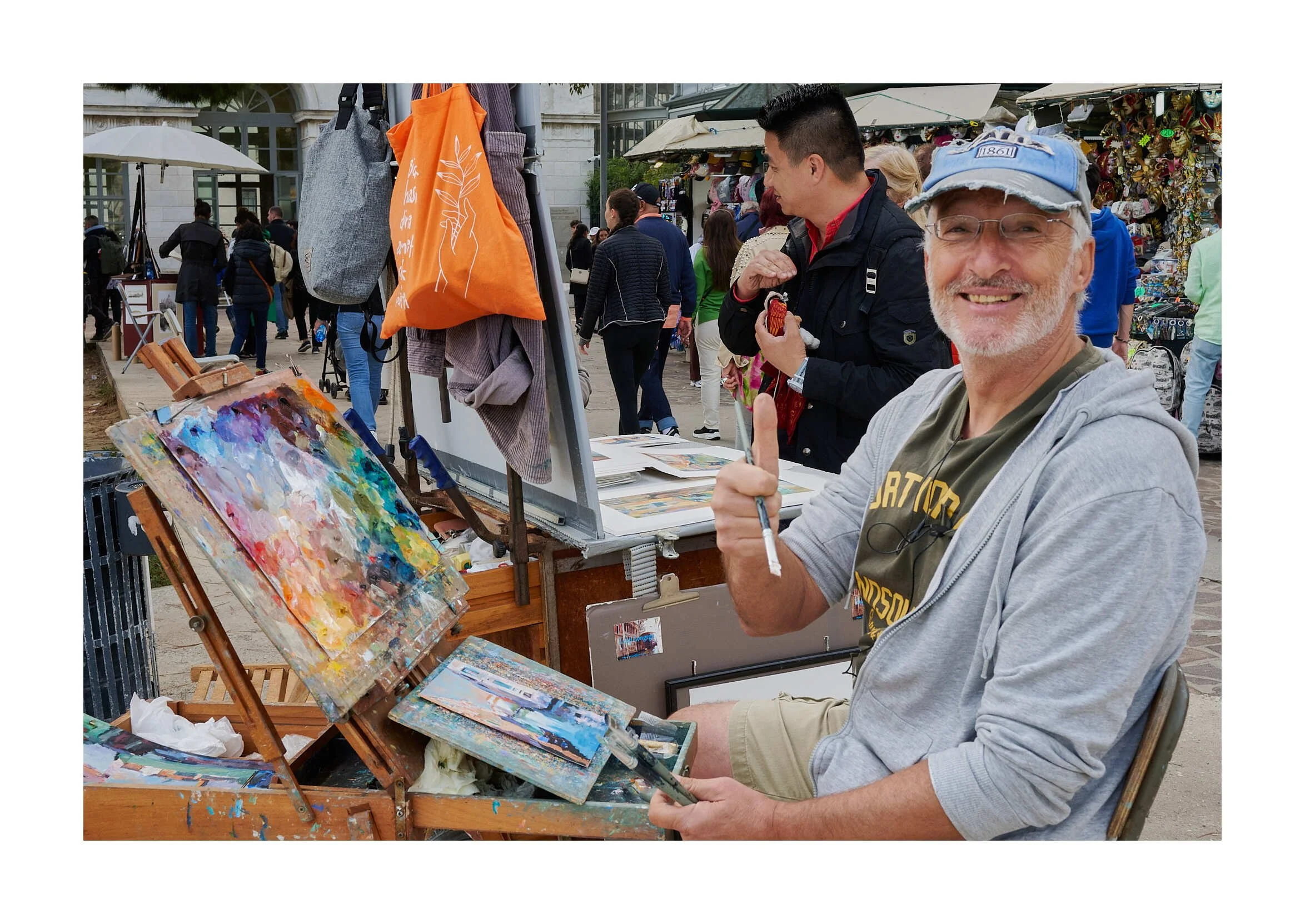23-10-26 - Venice Street Artist.jpg