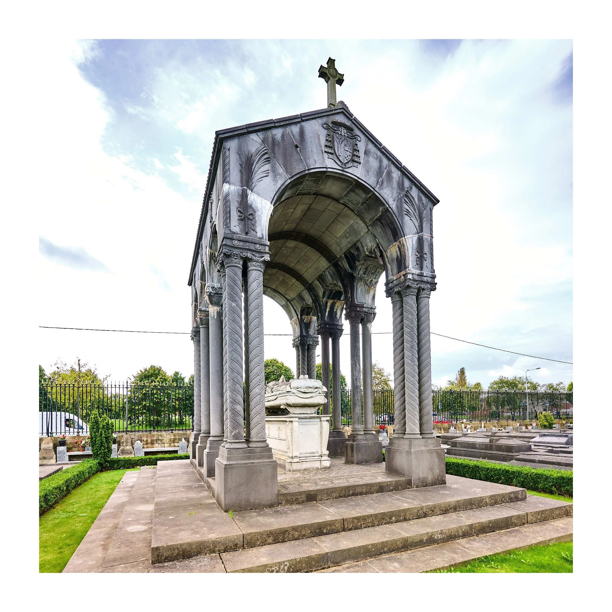 23-10-06 - Glasnevin Cemetry Dublin 5.jpg