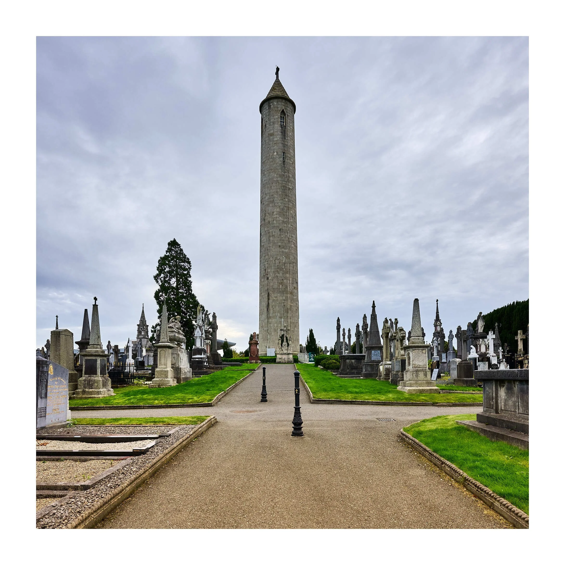23-10-06 - Glasnevin Cemetry Dublin 9.jpg