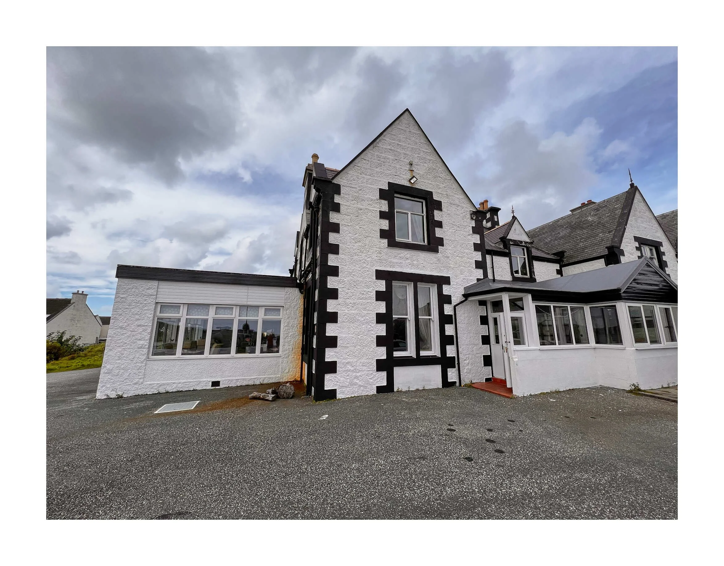 23-09-15 - Lochborisdale Hotel 110.jpg