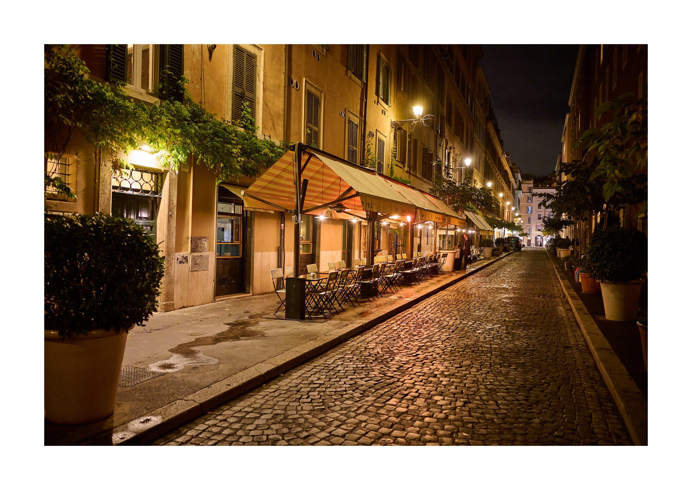 23-11-21 - Rome Via della Frezza 3.jpg