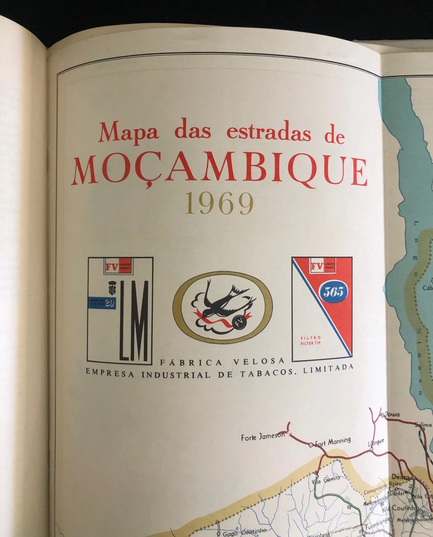 Moçambique: Anuário Turístico / Tourist Year Book published in Lisbon (1971)