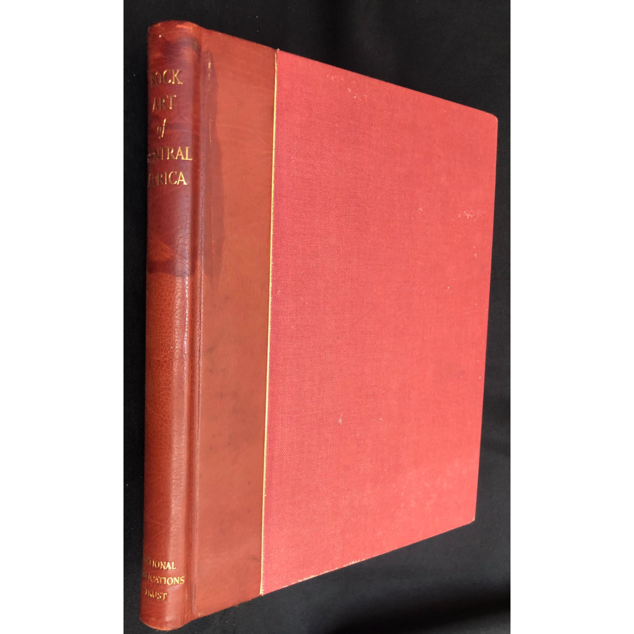 Prehistoric Rock Art - Rhodesia & Nyasaland, de luxe edition (1959) R2,500