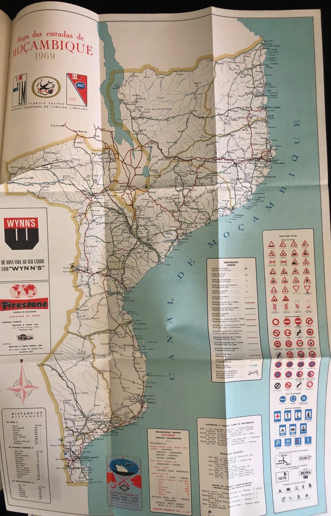Moçambique: Anuário Turístico / Tourist Year Book published in Lisbon (1971)