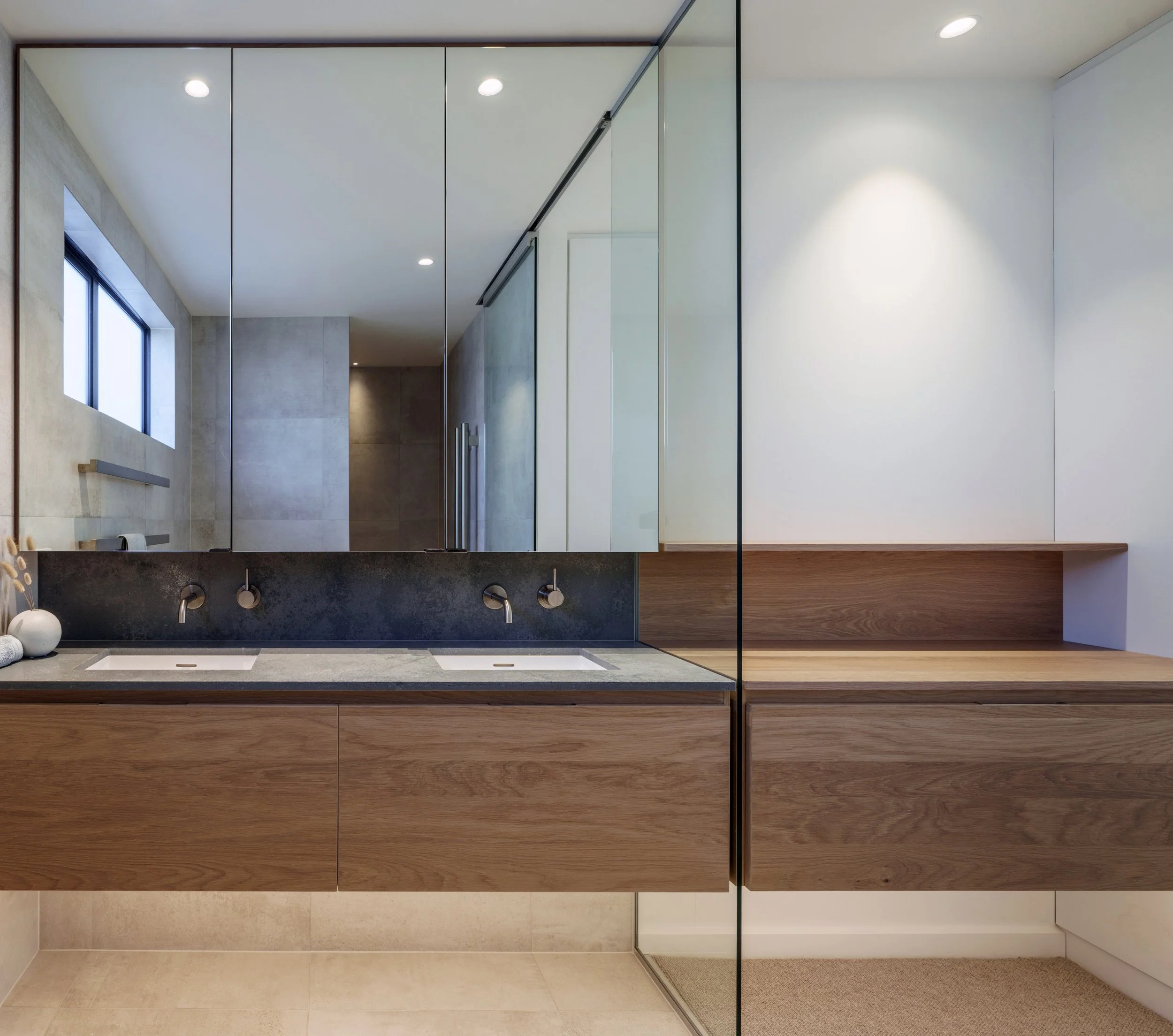melissa-gray-design-wanaka-warren-street-unit-3-ensuite.jpg