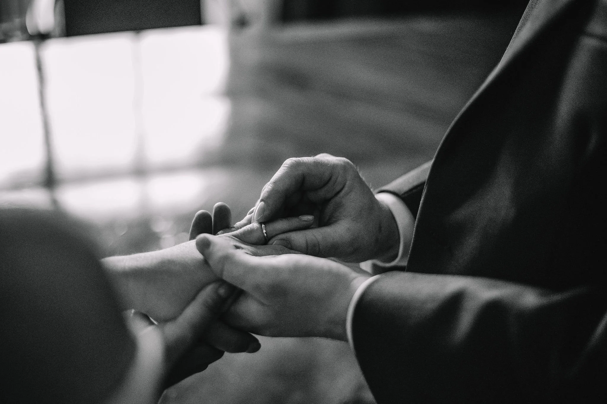 Ashleigh-Mitch-London-wedding-by-Constance-Doyle-Photography1320.jpg