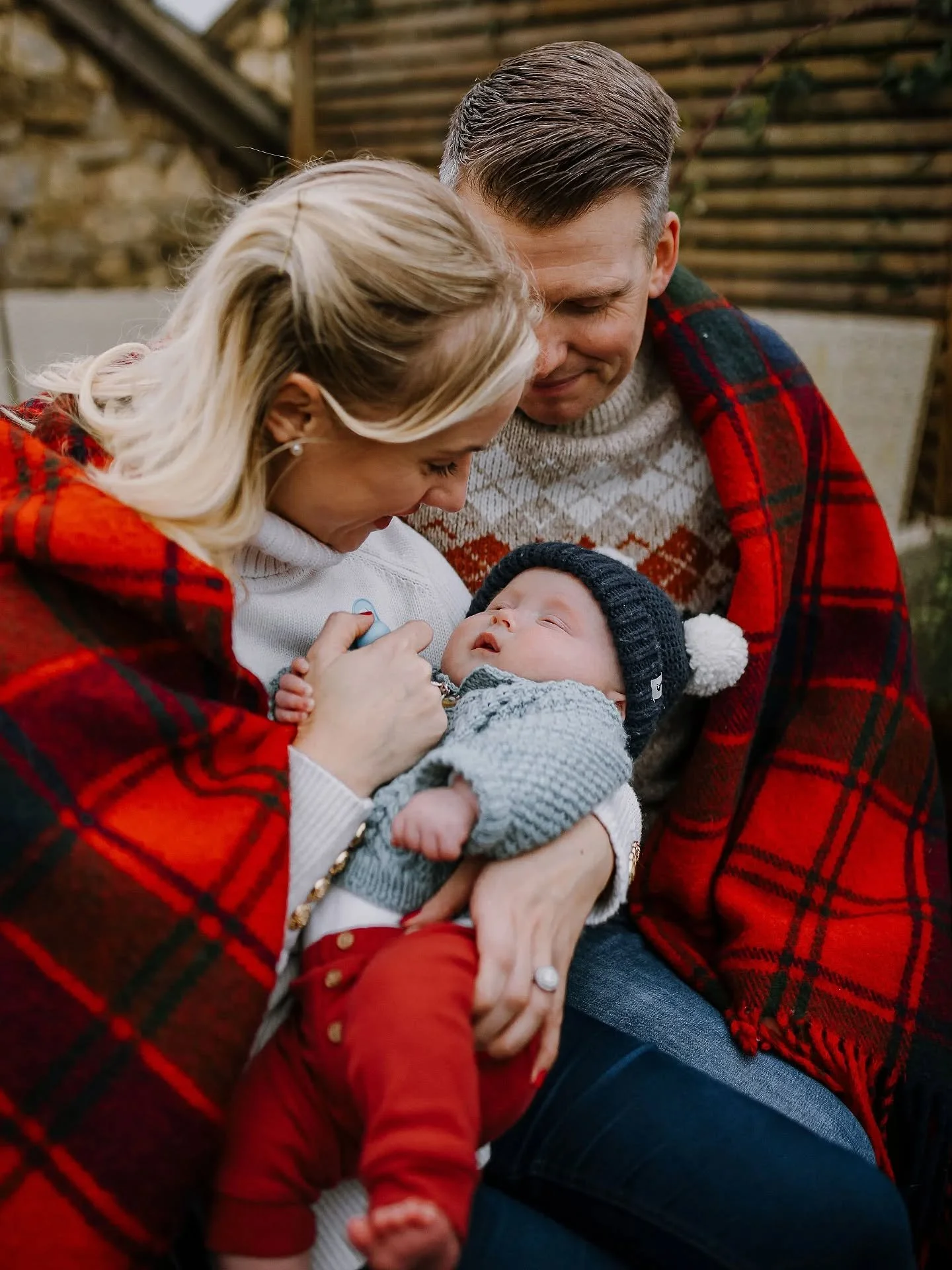 ☁️ It might be cold, wet and windy outside but...

I truly think that winter is such a beautiful season for newborn photography: slower days, cosy homes, soft natural light and plenty of time to simply be together 🥰

I always recommend booking your 