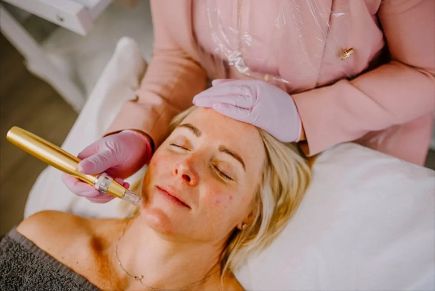 Action shot outtakes from a branding session with the lovely @beautuition_ 🤍

My lifestyle branding sessions are not only always relaxed, natural and story driven, but they also celebrate you, the business owner behind the brand.

We usually capture