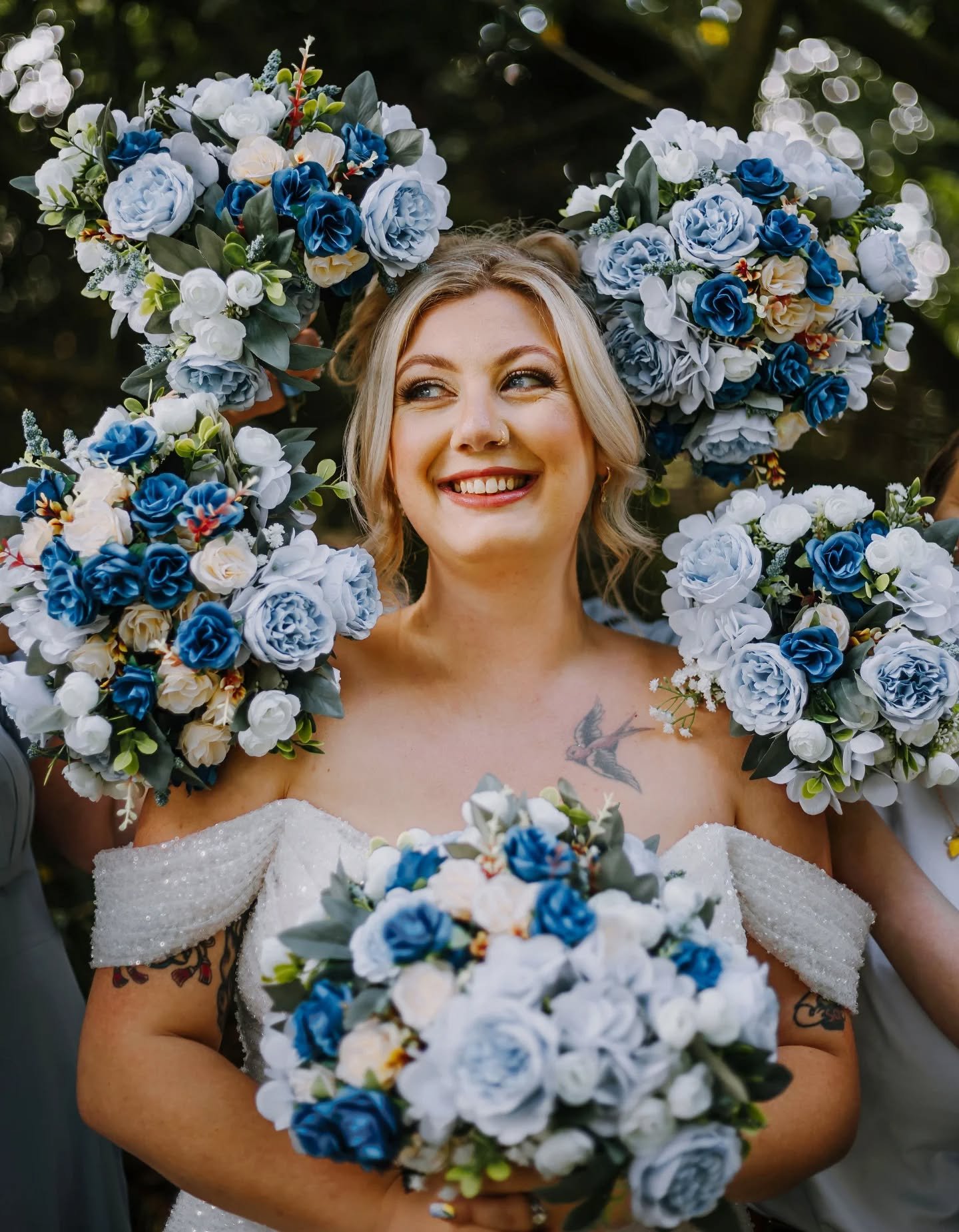 Bridal portraits 🤝 flowers

Reminiscing over warm sunny days capturing my lovely brides &amp; grooms on their wedding day, family photo walk experiences or personal branding shoots 📸

February has me dreaming of spring&hellip; and I&rsquo;m now boo