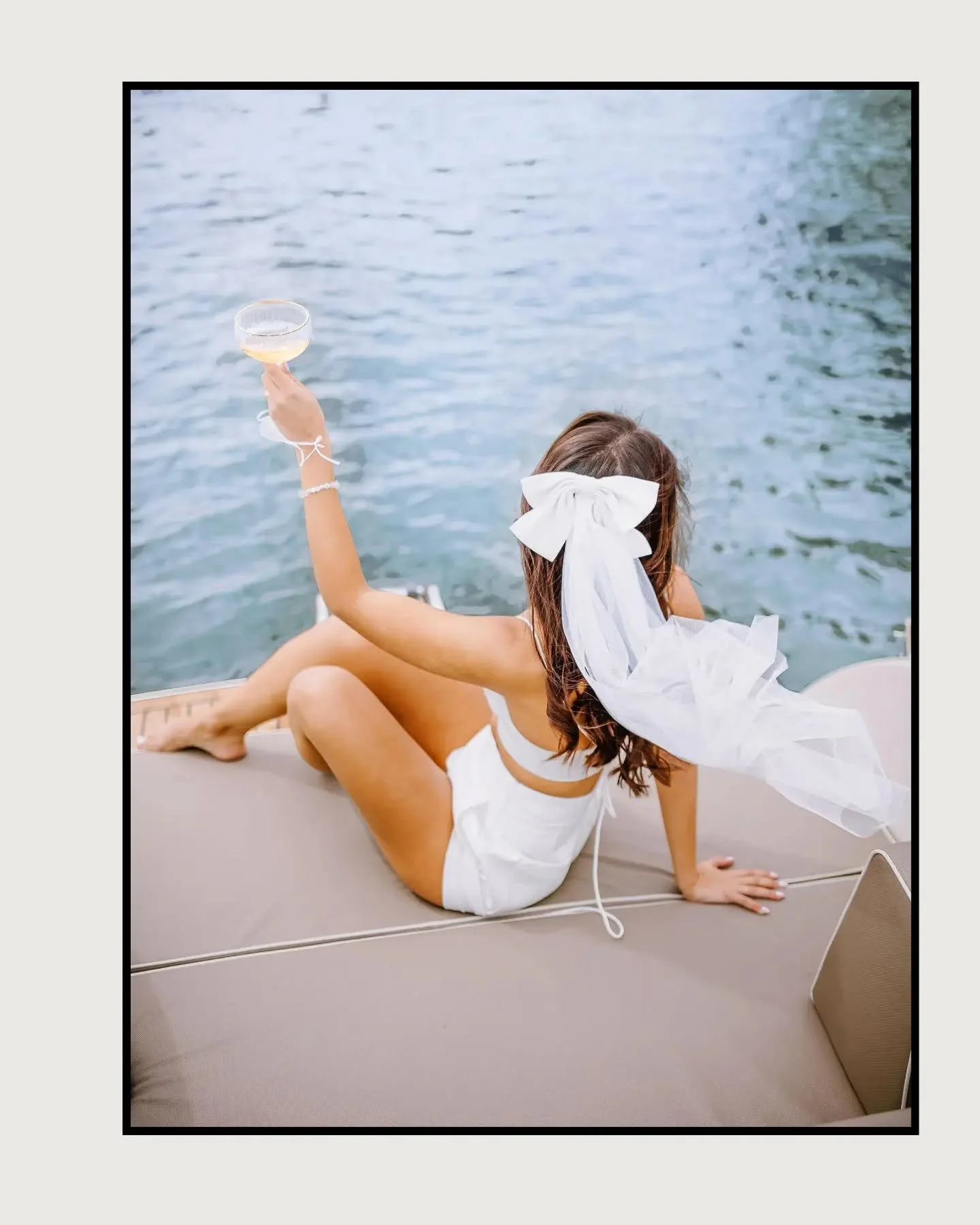 A strong 2026 and 2027 bride trend I'm seeing is booking a photographer for your hen do... it's peak girlhood and I'm here for it!

Because celebrating love is cute&hellip; but celebrating girlhood? elite 🤌

Matching looks, fun props, your besties, 