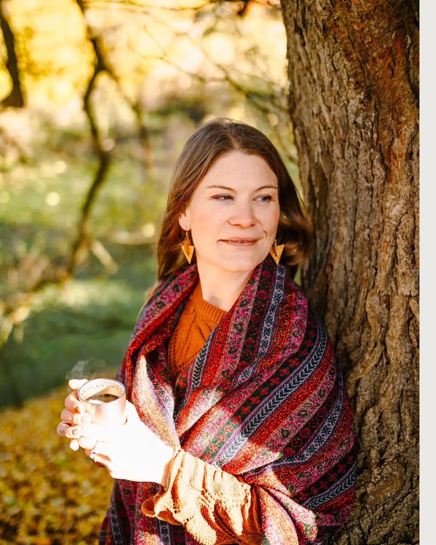 Personal branding, but make it real 🤍

A shoot with Alice from @blossomingvitality in Glastonbury that felt relaxed and nature-led, with a lovely moment with horses in the nearby rolling hills 🐎 

Because this is what a branding session should feel