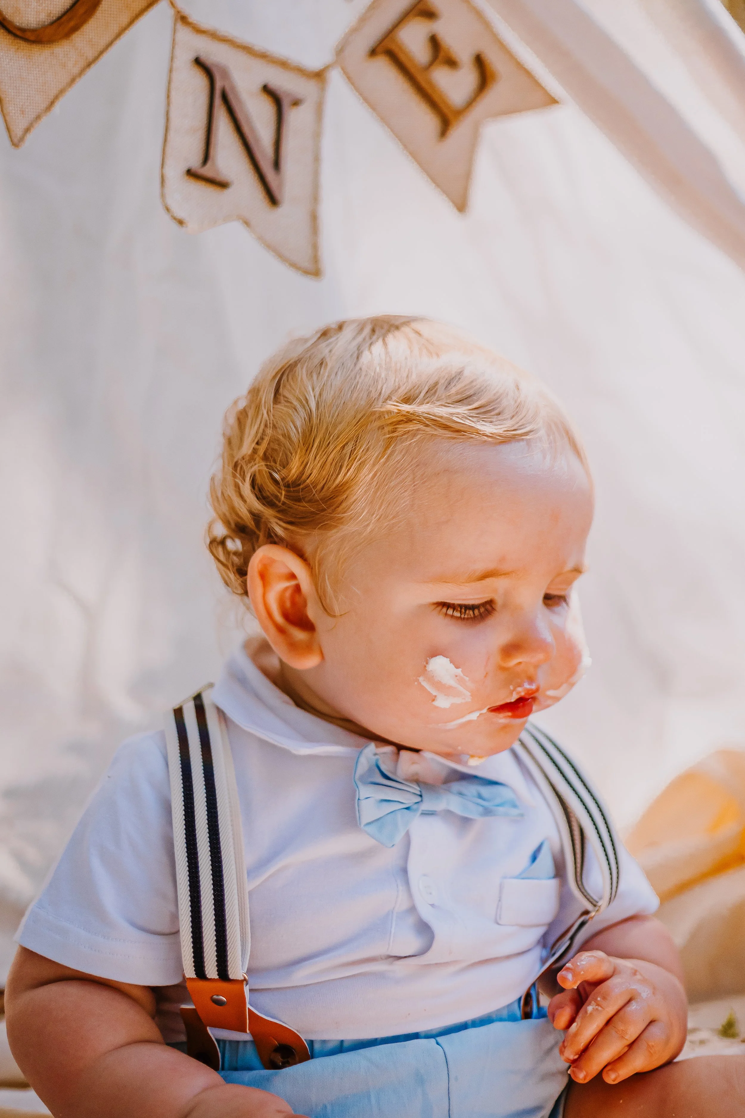 Cake-smash-Charlie-constance-doyle-photographer 23.jpg