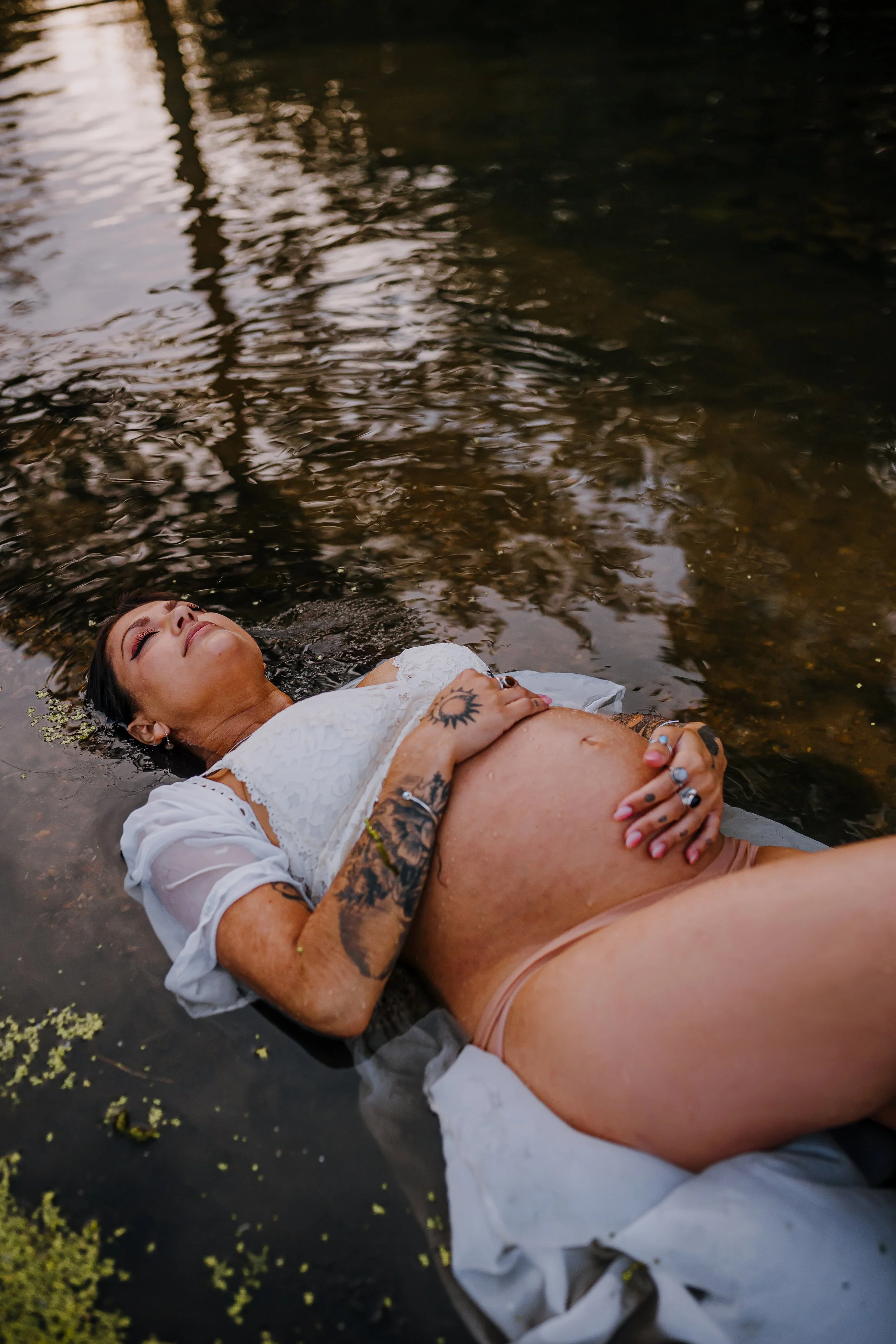 Nisha-maternity-shoot-Constance-Doyle-photography 5.jpg