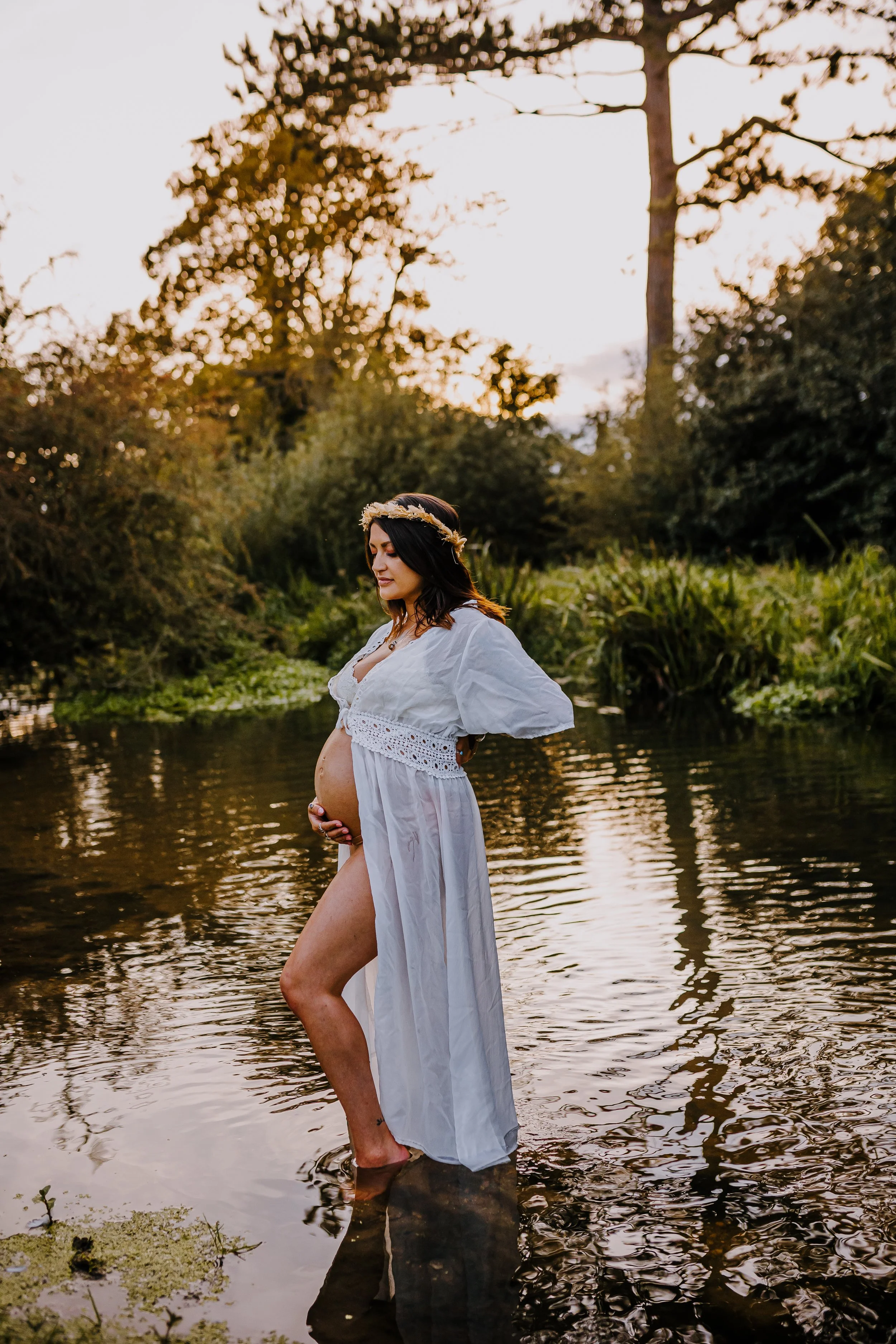 Nisha-maternity-shoot-Constance-Doyle-photography 4.jpg