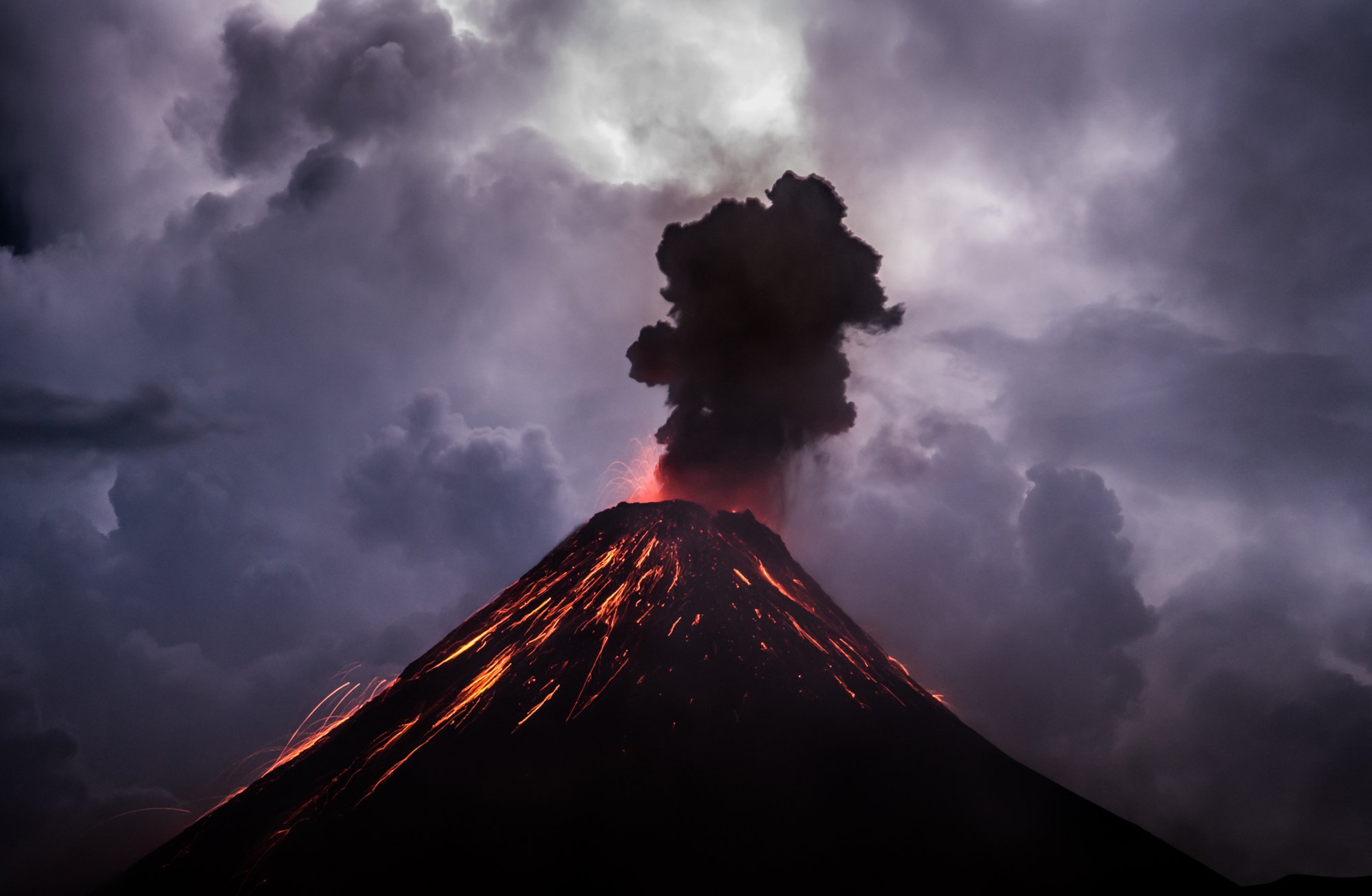 Erupting-Volcano-Acatenango-Guatemala.jpeg