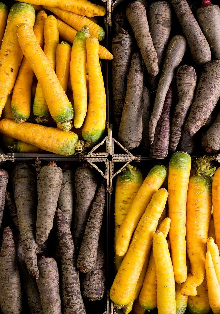 Groente-en-Fruit-vergeten-groente-zwarte-peen-gele-peen-stock.jpg