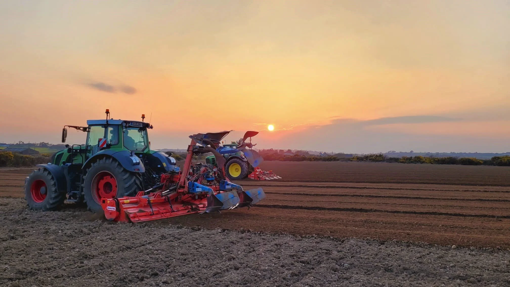 Fendt with Sunset .jpg