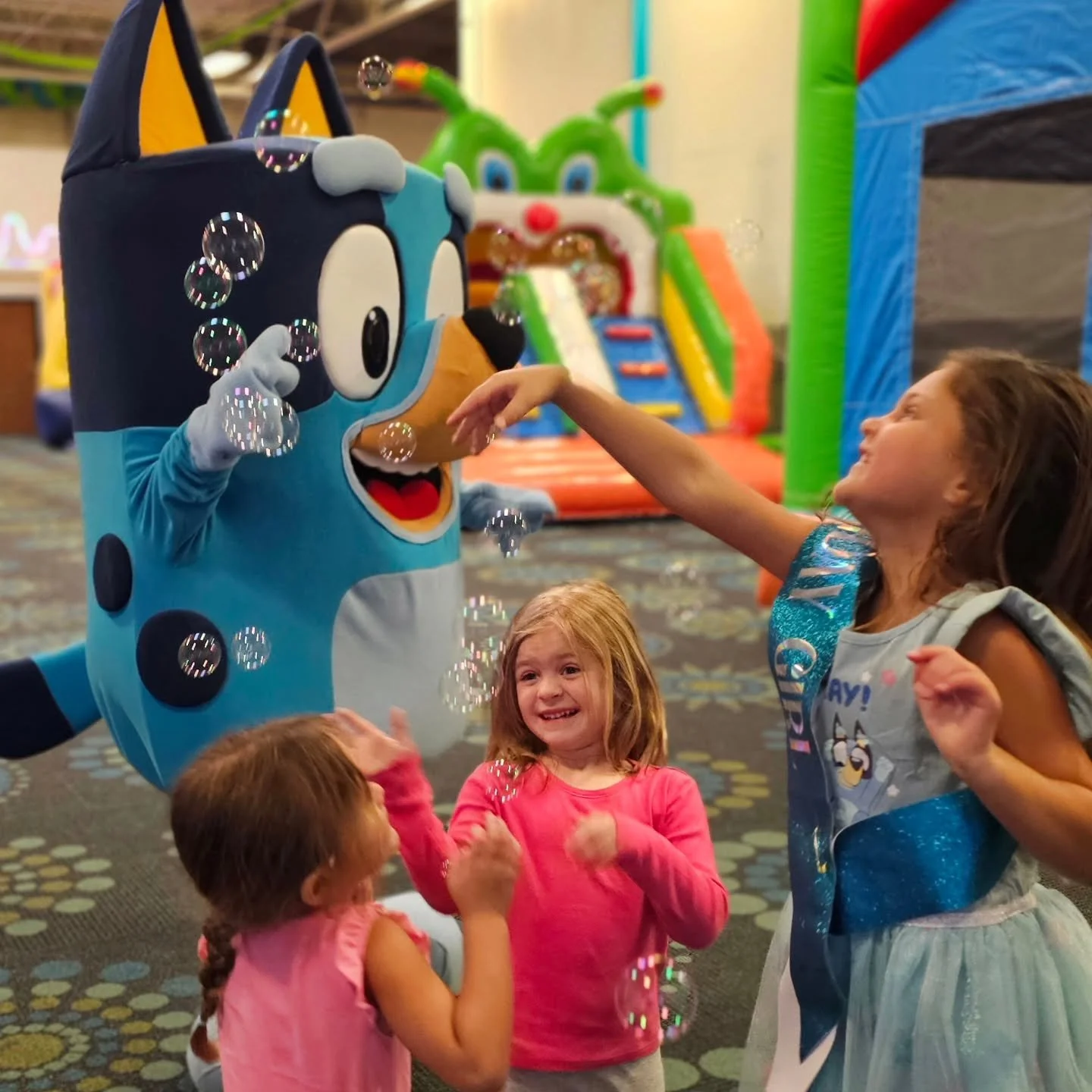 🫧Blue Heeler 2 out n about to celebrate a birthday at @inflatable_playspaces before they close their doors in May!

🫧Entertaining the Magic of Childhood
INQUIRE TODAY: 248-804-9319