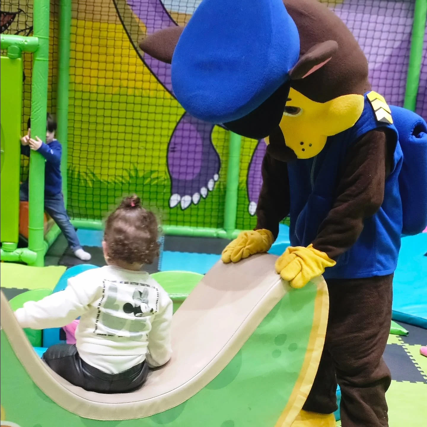 🐾Renting out an indoor play space? Bring your theme to life by adding one of our characters! We bring toys, bubbles, music, and more to keep your littles moving and playing with our characters. 

🐾Entertaining the Magic of Childhood
Inquire today: 