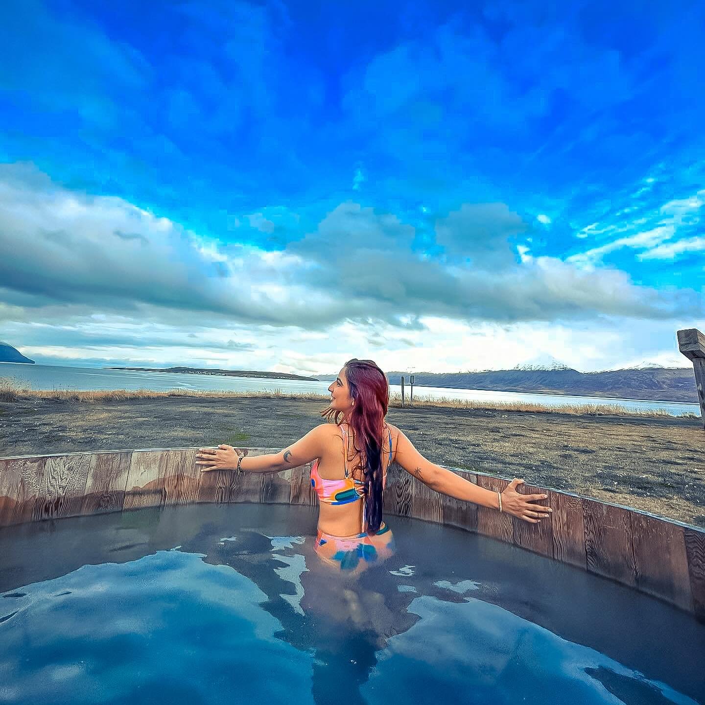The view from our hot tubs is world class!! 📸@yogishruti 

#beer #beerspa #iceland #icelandtravel #northiceland🇮🇸