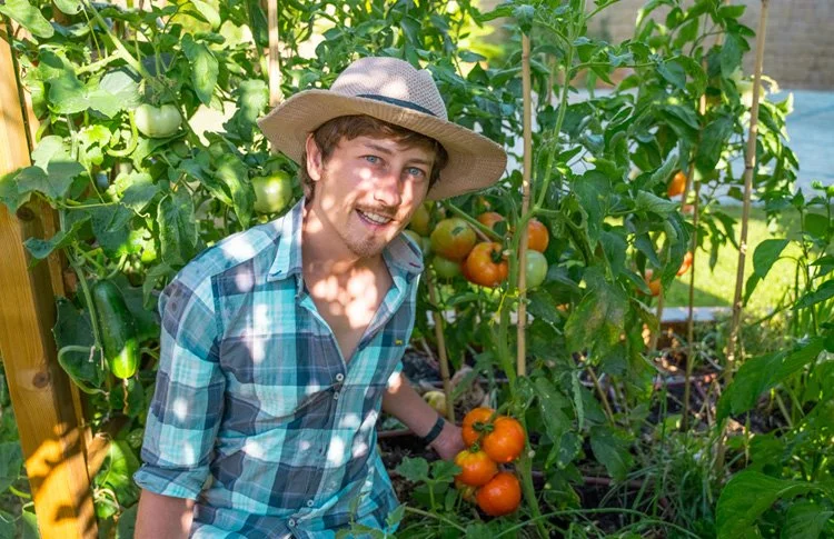 Foodscaping+Harvest+G6 2.jpg