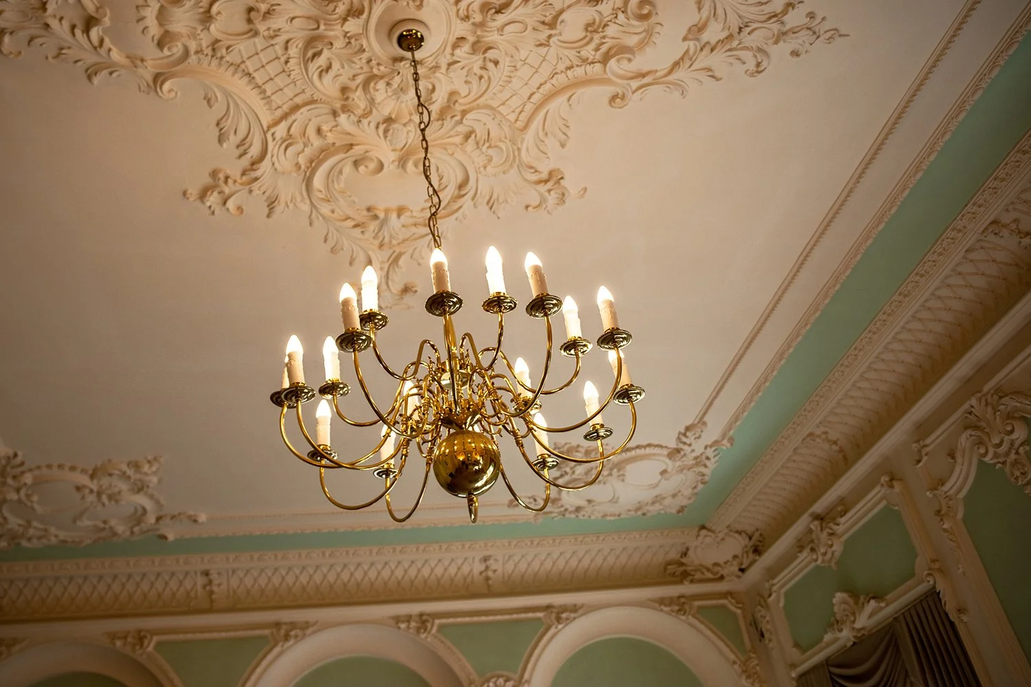interior of totnes town hall