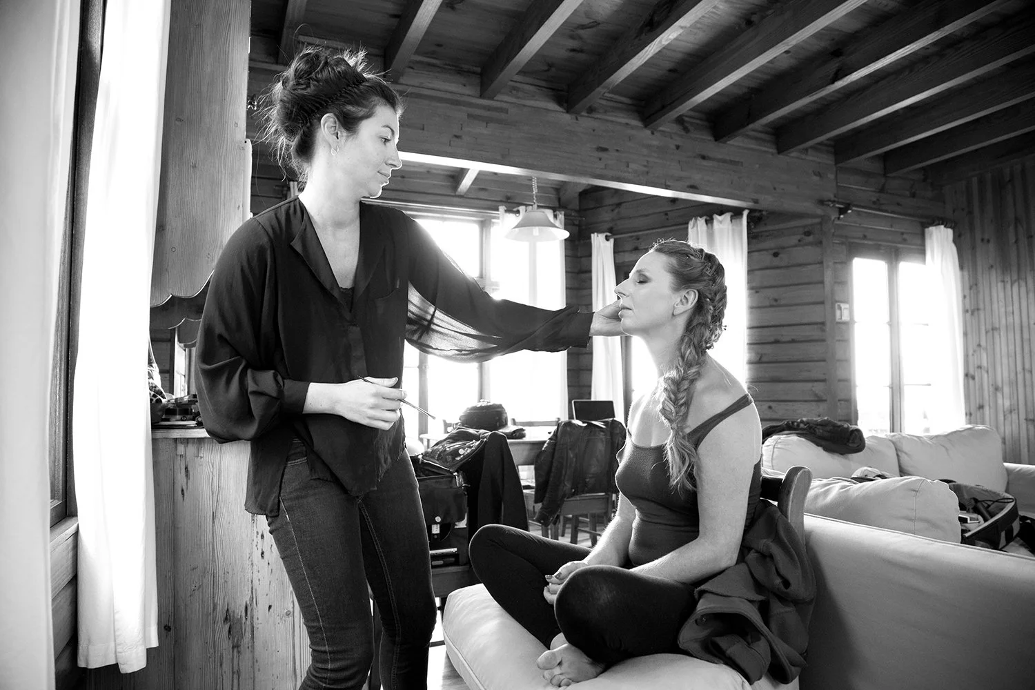 bride having her make up done