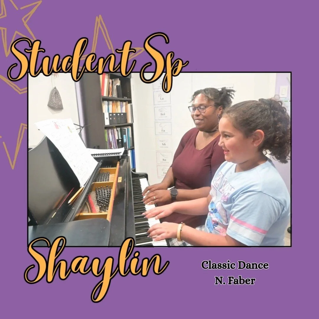 Shaylin has been taking piano with me (and attending summer camps) for a few years now and she's getting more confident by the lesson! She was very eager to be featured on Student Spotlight this week! Way to go, Shay! 
#OttawaPianoTeacher #MakeMusic