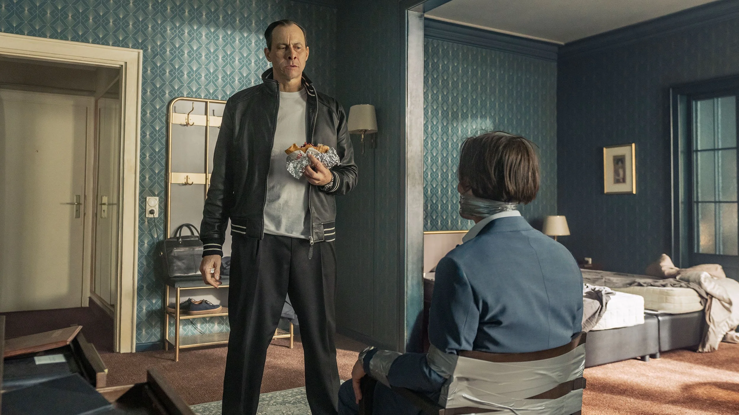 AM_231117_SR_01355-3_FINAL copy.jpg