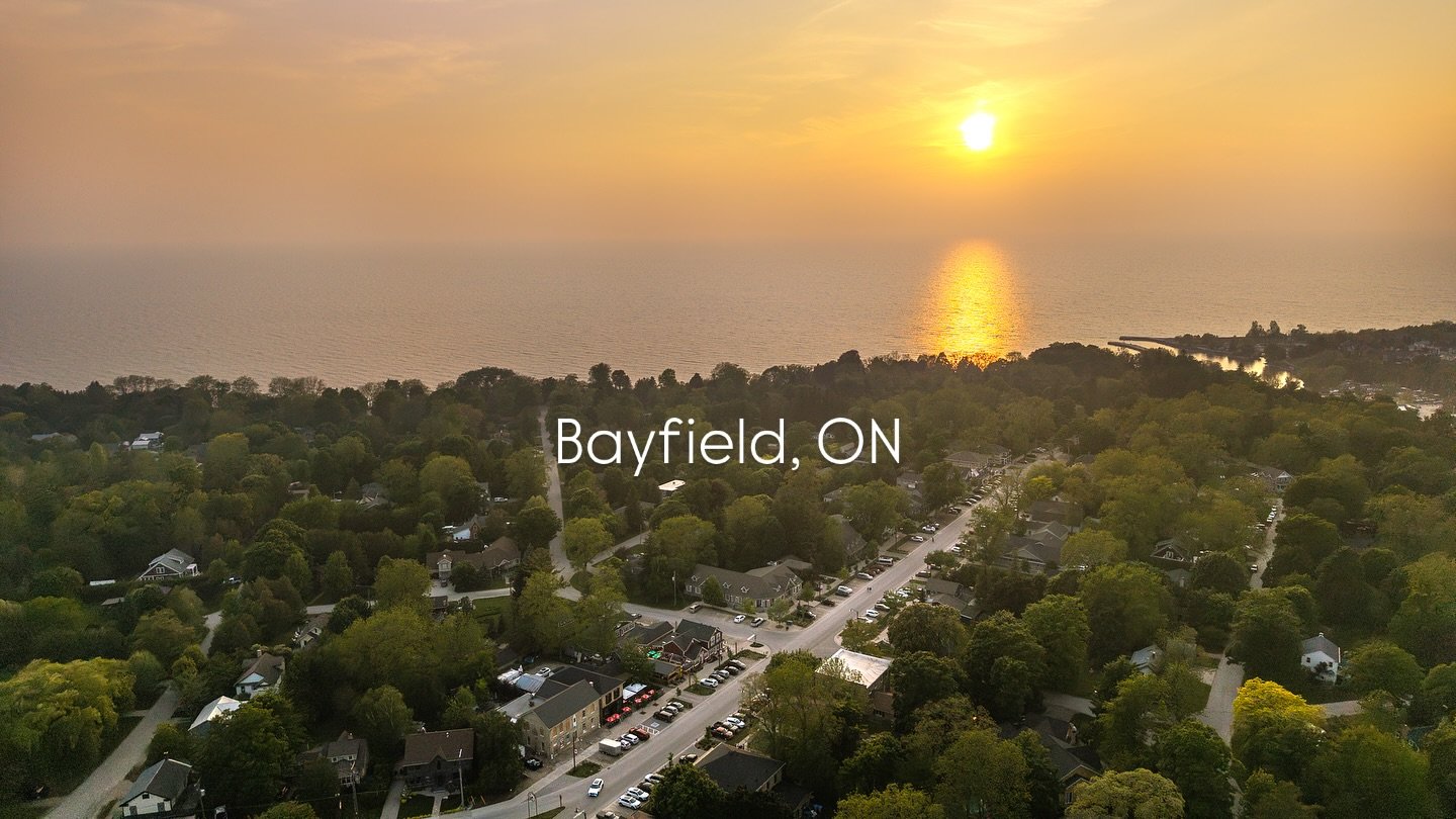 Sometimes the most memorable shoots take you furthest from home 🏡✨

2.5 hours from Collingwood brought me to this incredible artist&rsquo;s home in Bayfield, Ontario - and I&rsquo;m wondering why I&rsquo;ve never discovered this charming lakeside to