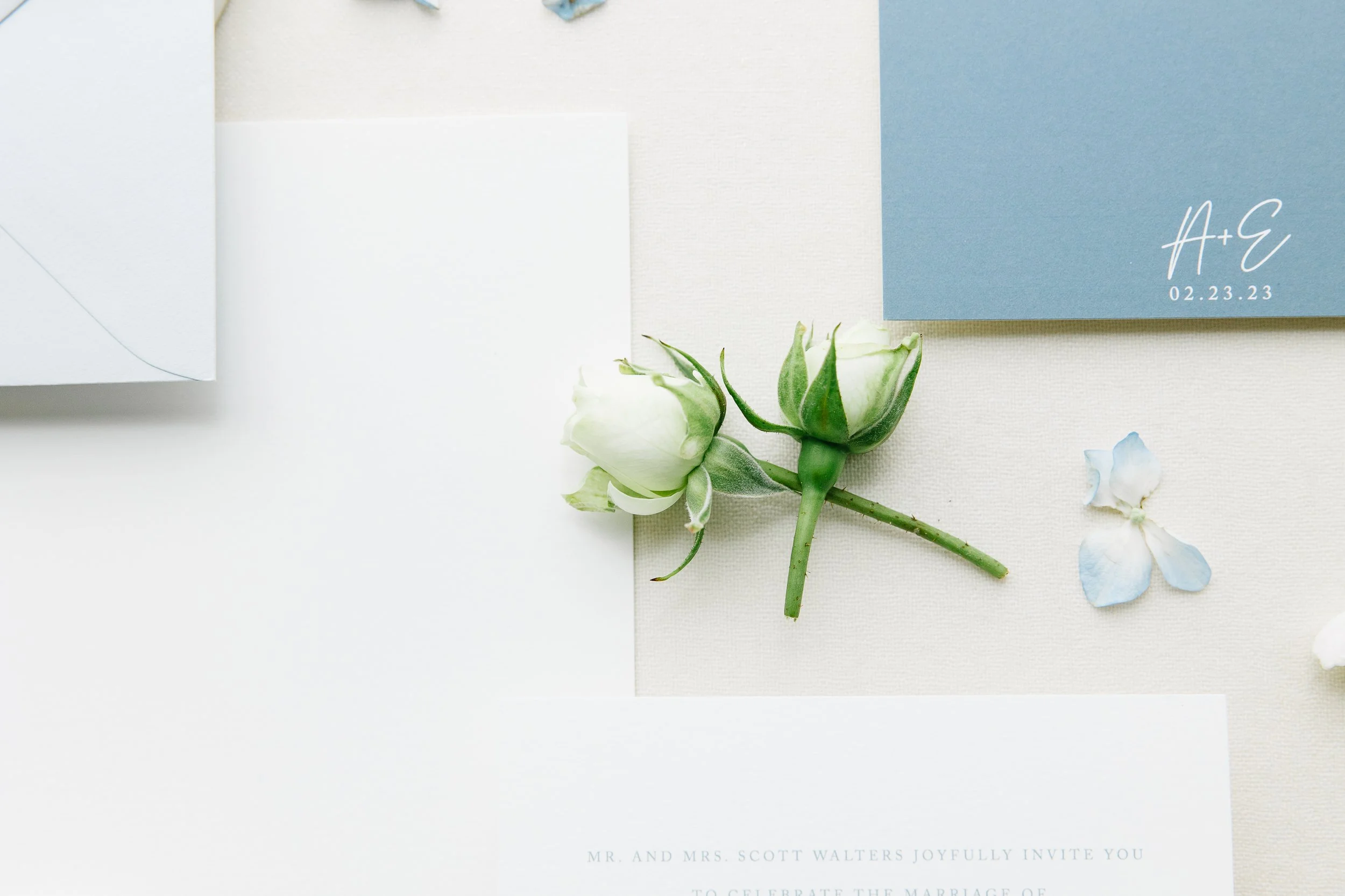  Simple elegant wedding stationery with cursive designed and booked by wedding planner Everson Events. Stress free wedding invitation ordering planning tips and tricks #EversonEvents #weddingdesignerUtah #weddingplanningtips #weddinginvites #weddings