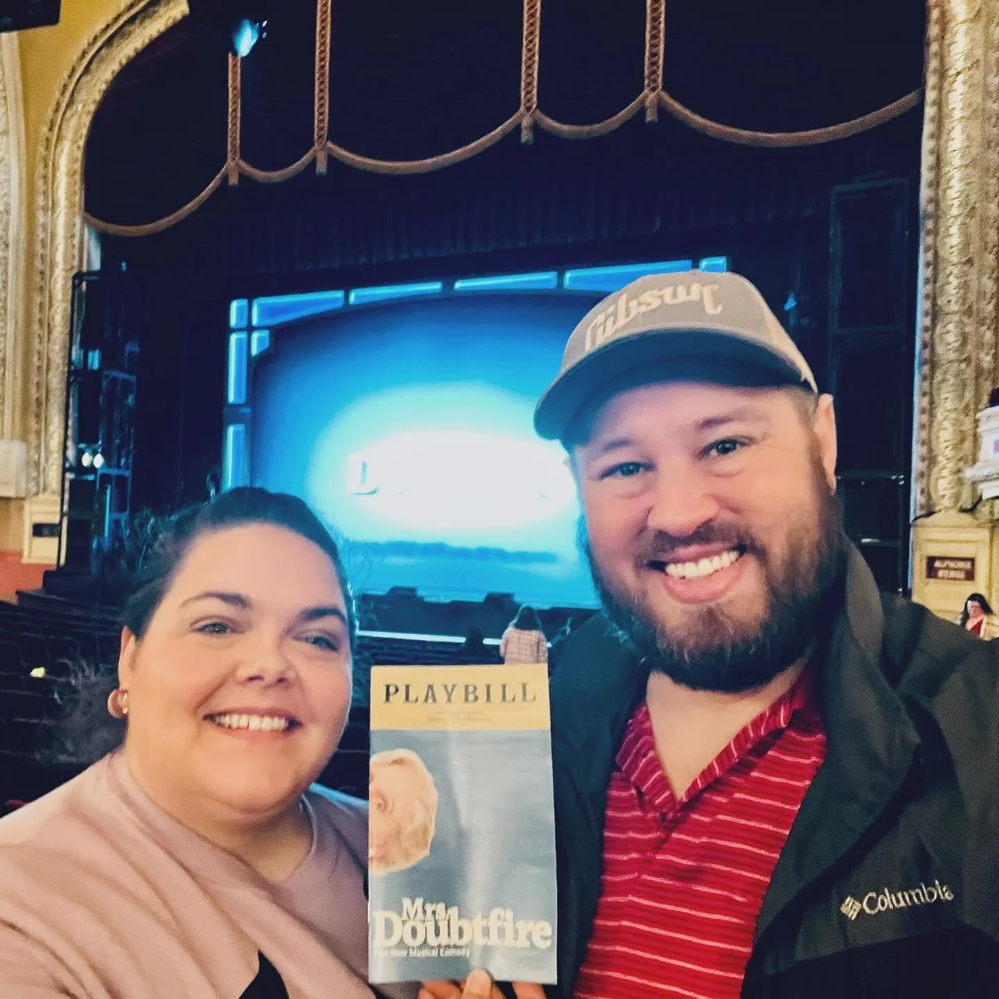 We had such a fun time for the Christmas Eve performance of @doubtfireontour ! Thank you SO much for spending part of your Christmas with us @julzkavs , cast, and crew! It was a hoot and a half!
