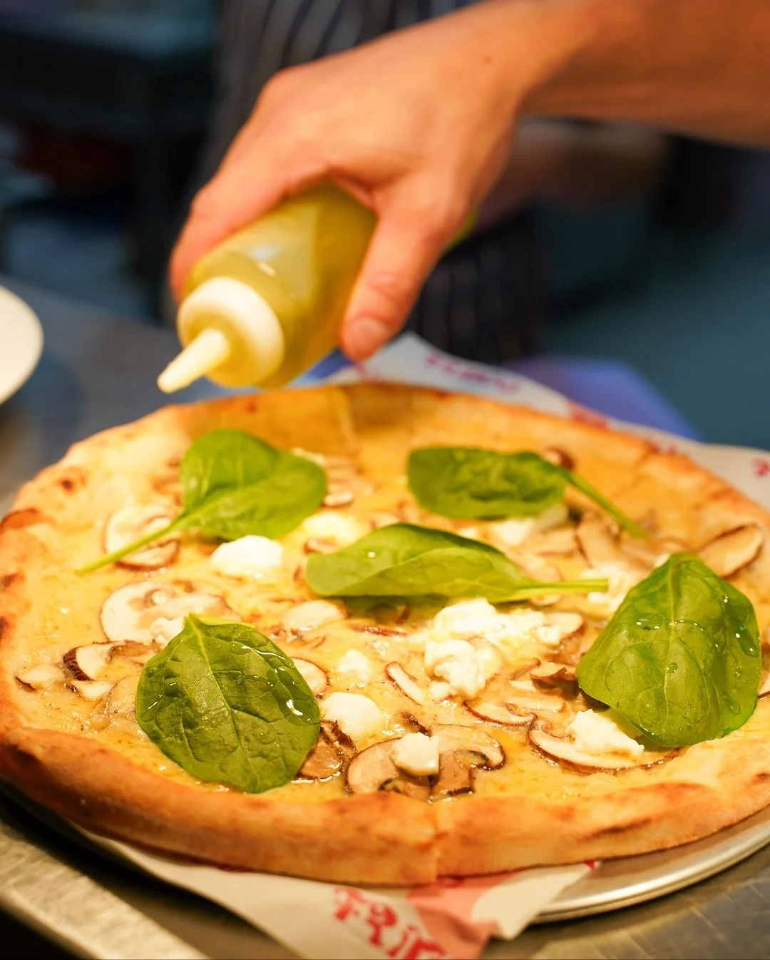 A moment for the new menu at Trinco Sutton evenings... 😍

✨The new Mushroom Mozarella pizza, with ricotta and mozzarella, bechamel sauce and fresh spinach. A dreamy combo 🔥

✨The Butternut Squash Pakora, Chilli Pickled Plums and Labneh are a delici