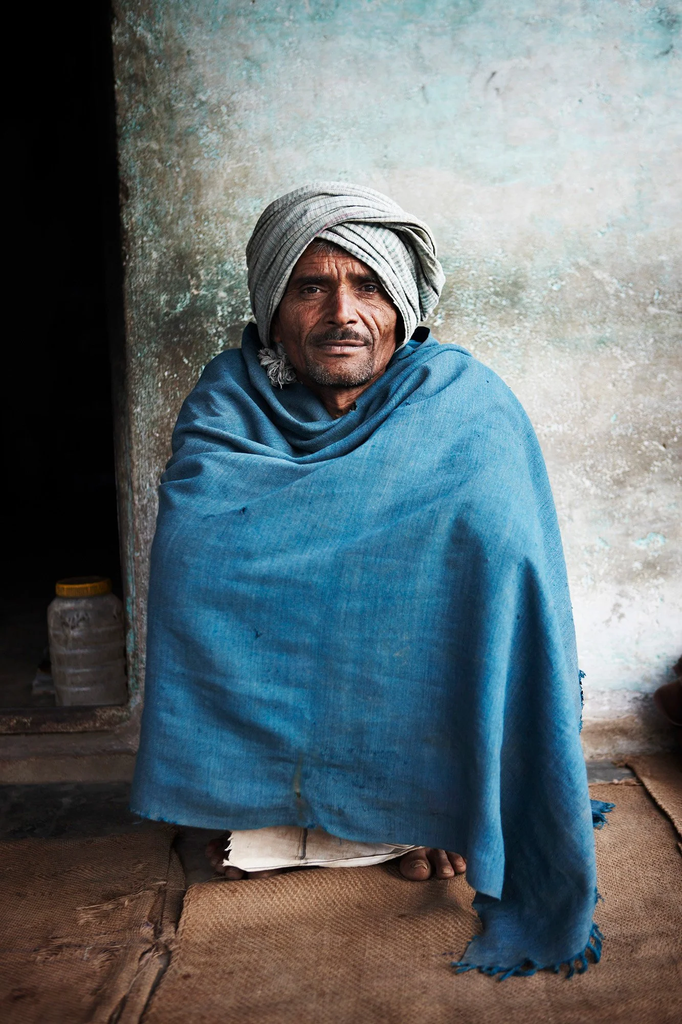 MAN IN BLUE BLANKET Rajasthan, India 2010