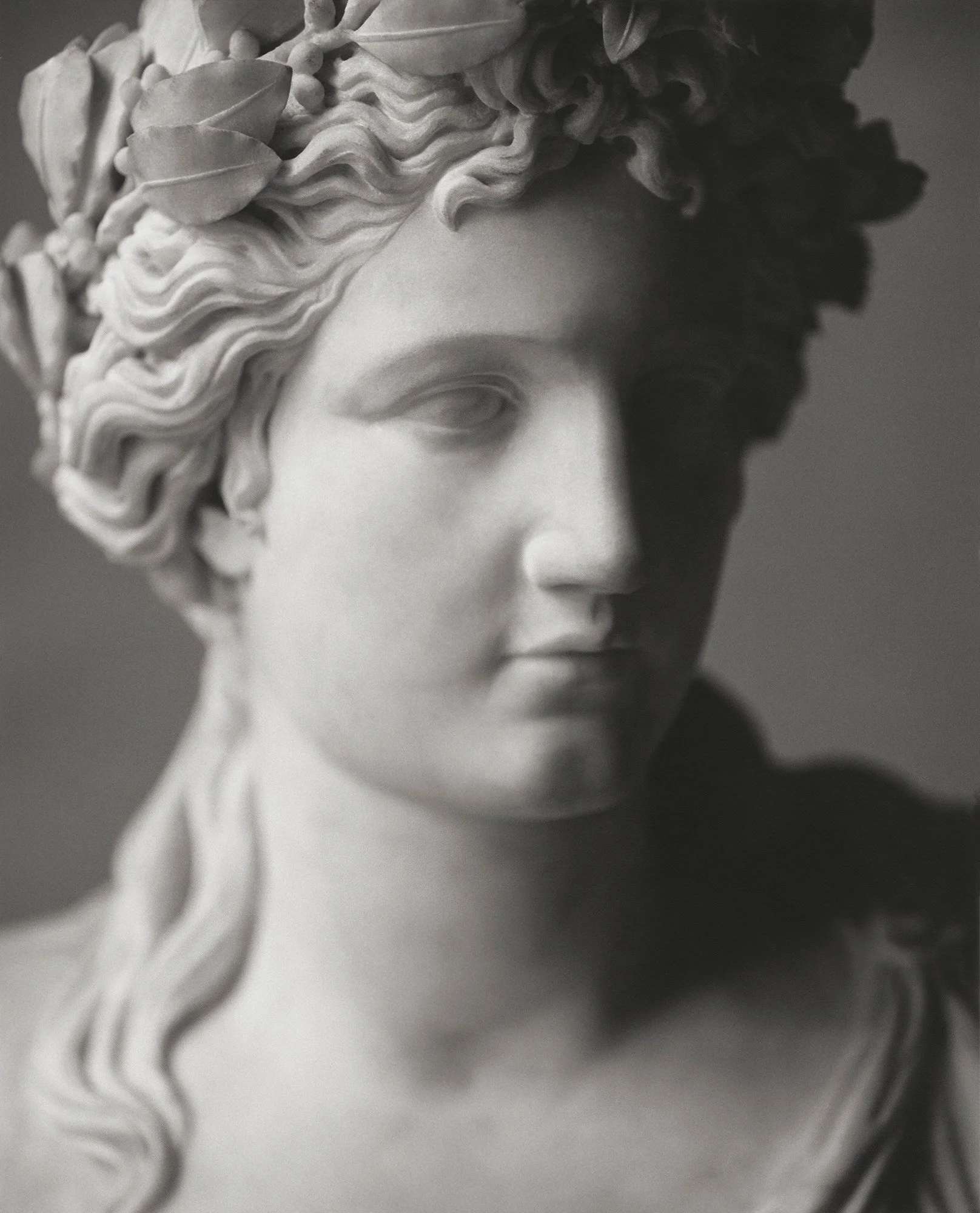 WOMEN’S HEAD The Lourve, Paris 1999