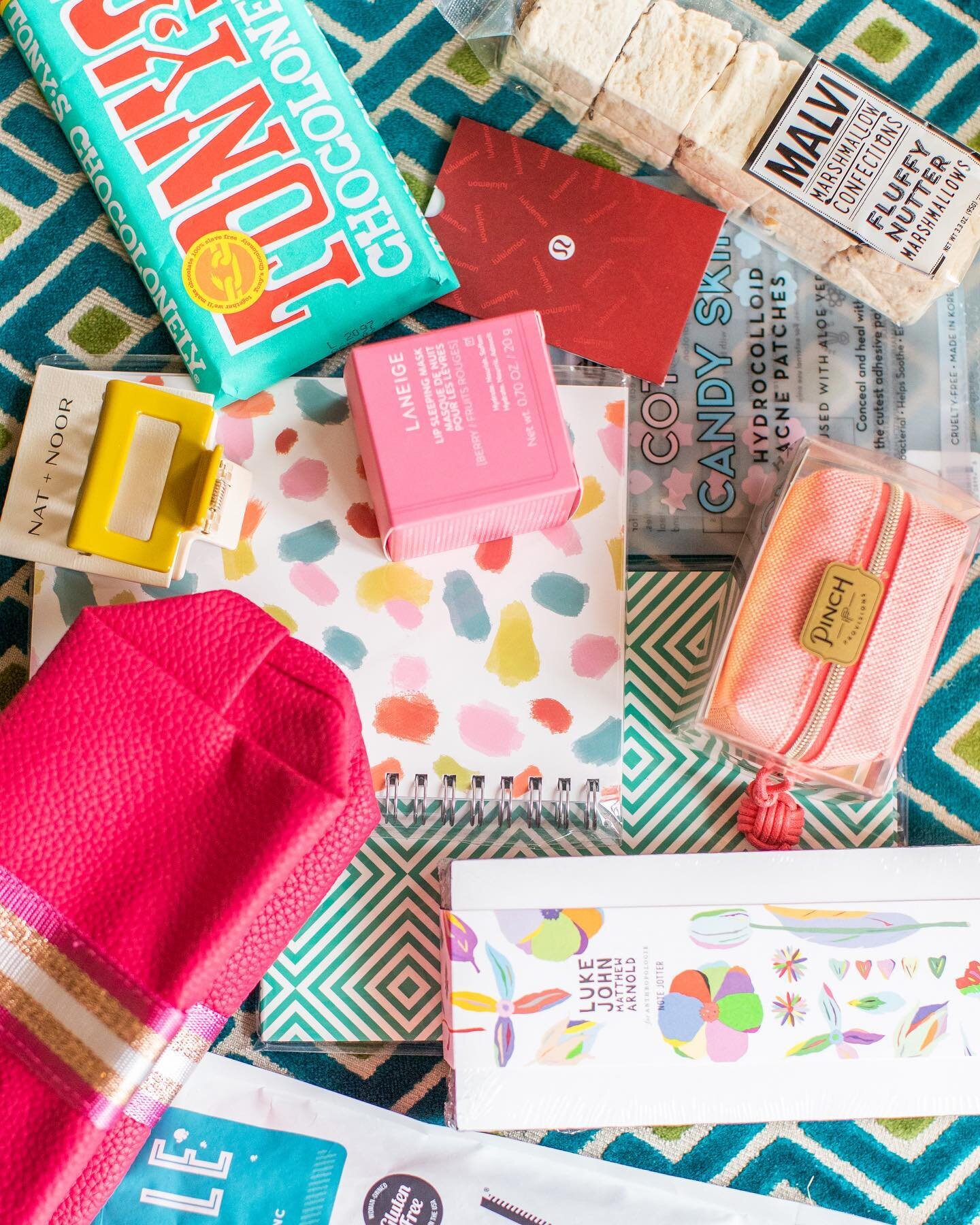 All the essentials for a girls gift 🤩🩷✨🤩 Build your customized one today, link in bio!

#feelsonwheels2you #greenvillesmallbusiness #curatedgiftdelivery #sendsomelove #yeahthatgreenville #poppyspopcorn #tonyschocolate
