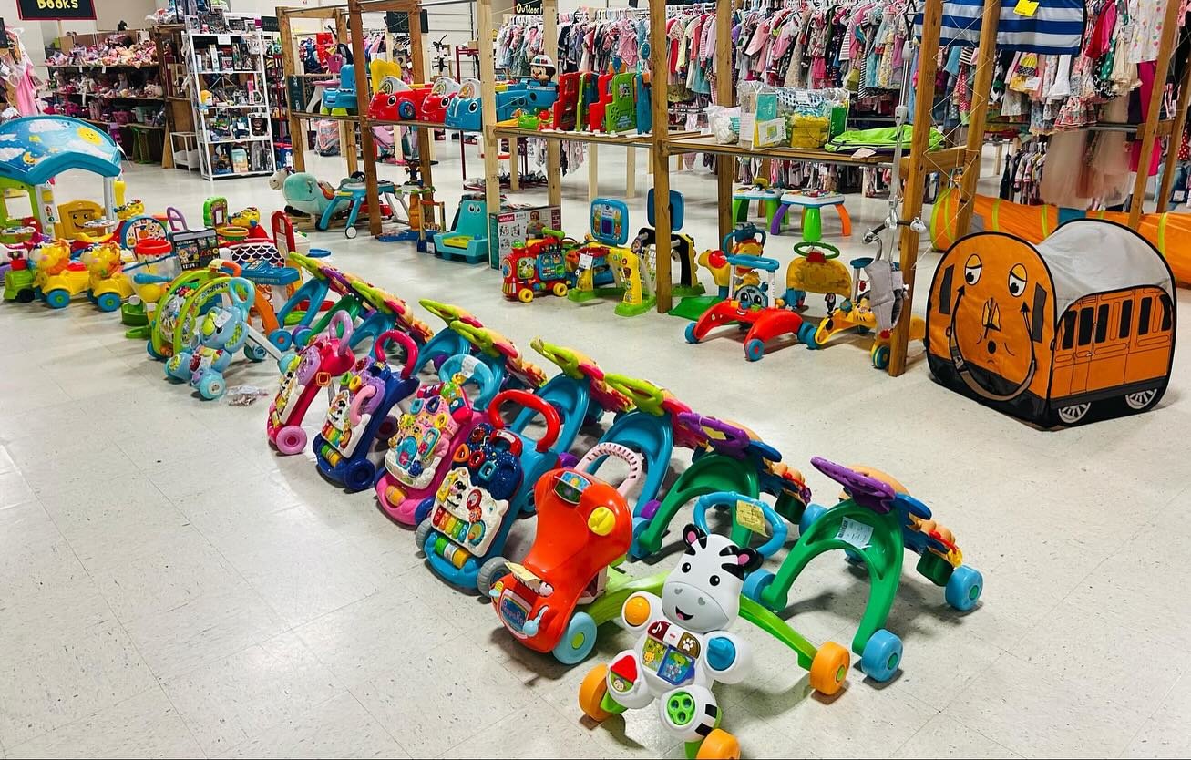 💥🧨HALF PRICE!🧨💥 It&rsquo;s time y&rsquo;all!! 
50% off most items on Sunday April 6 from 11am-5pm!  Better bring the B-I-G car! 😉

💕Gently loved baby and kids&rsquo; items you need all at bargain prices, from local families you trust!

&mdash;&