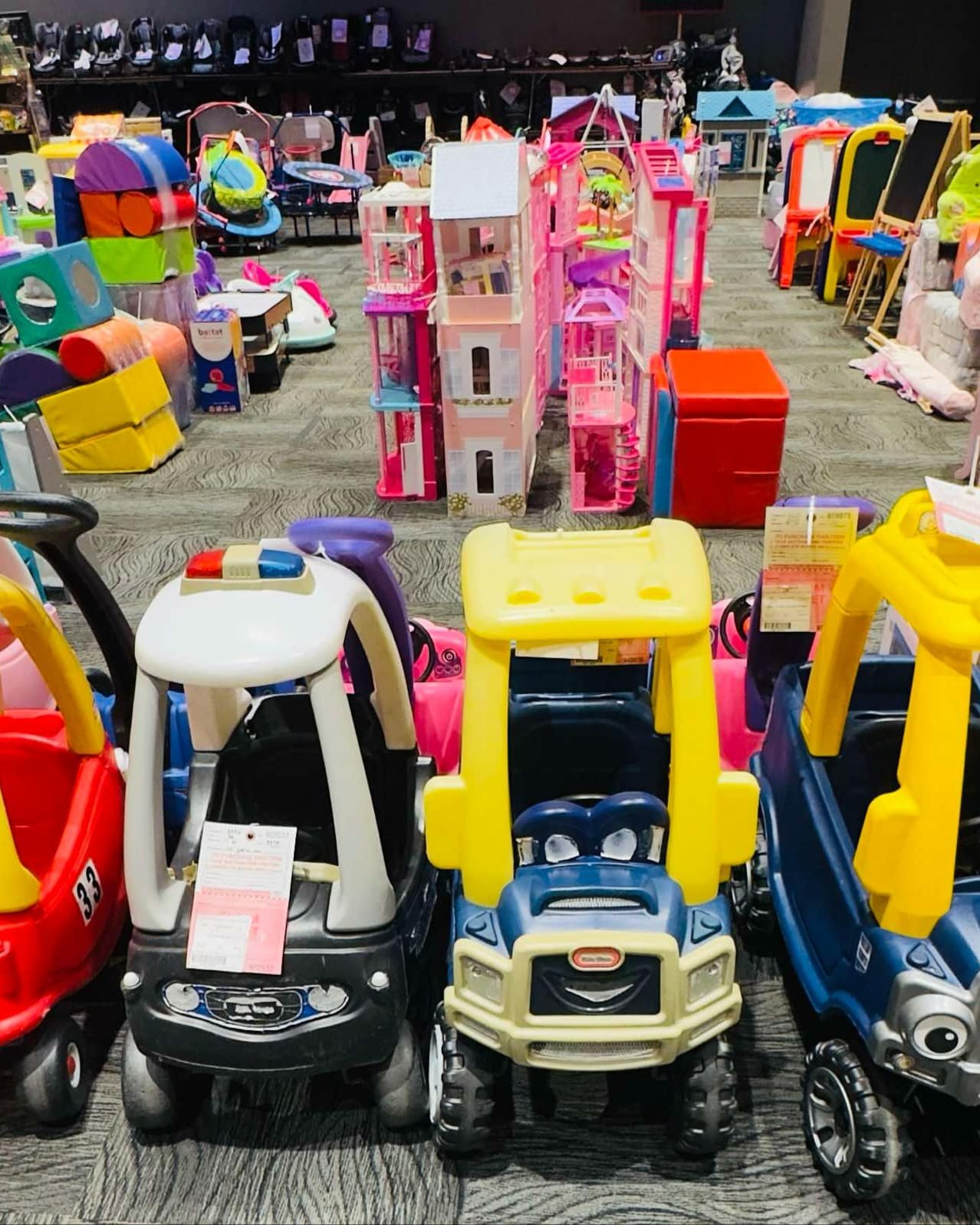 🚀 The BIGGEST shopping hack for parents? Nearly New Fish! 

March 4-8 in Greenville 🐠🐠 Get top brands, amazing gear, and everything your kids need for a fraction of the price.  #Winning

_______

🎉The BIGGEST BESTEST Tip? 
Shop early for the BIGG
