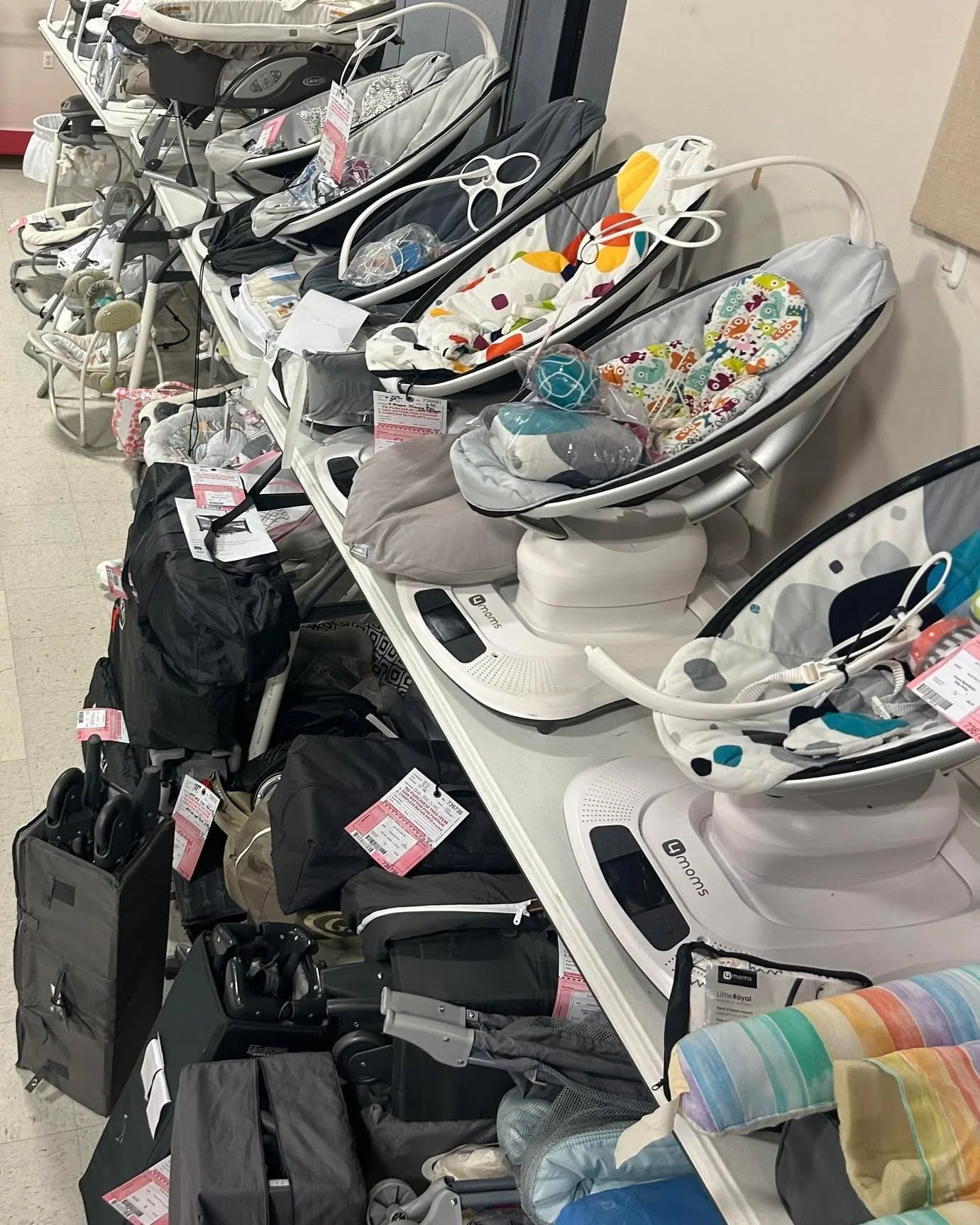 Hey 🤰 new mamas &mdash; we need to talk.

Baby registry &rarr; 💸💸💸
Nearly New Fish &rarr; 😂🛒✅

Strollers &middot; swings &middot; clothes &middot; gear &middot; name brands
All of it. Fraction of the price.

NEW PARENTS can shop EARLY for FREE!