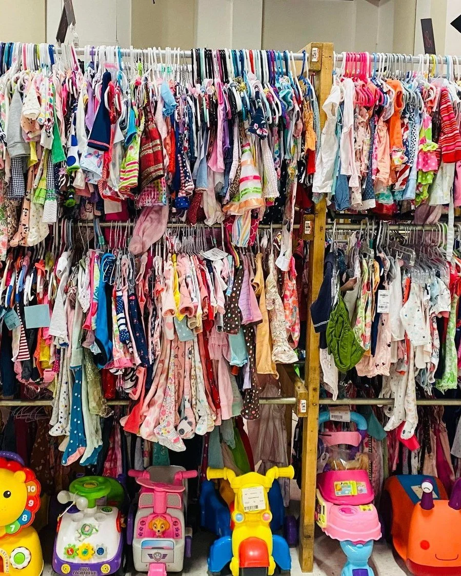 📣Calling all Swansboro and Jacksonville mamas!👭 And Emerald Isle, and Havelock!  The 💥BIGGEST baby &amp; kid sale on North Carolina's Eastern Shore is coming!

April 8-12 🏢 Swansboro Rotary Civic Center

 Benefit tickets going fast 👇

⏰ Wed Apri