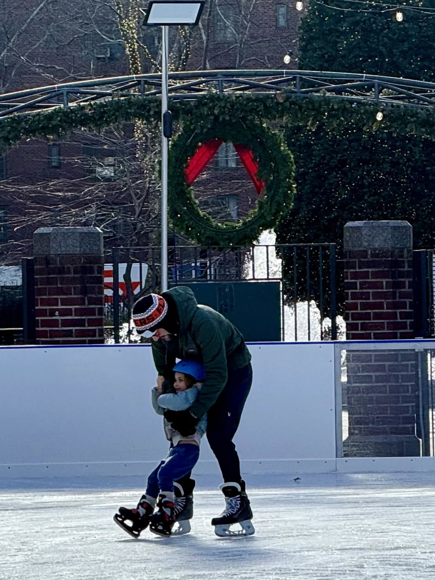 TG5's first ice skating lesson! It's been about a decade since I've worn skates myself, but I'm happy to say it's like riding a bike- something I haven't done nearly enough since #IronmanArizona.
.. 
.. 
#IceSkating #OffSeasonTraining #SwimBikeRunSka