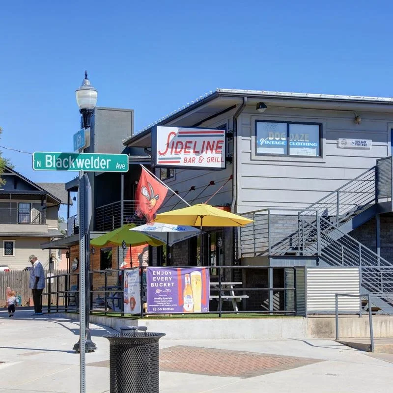 Sideline Bar & Grill — Plaza District